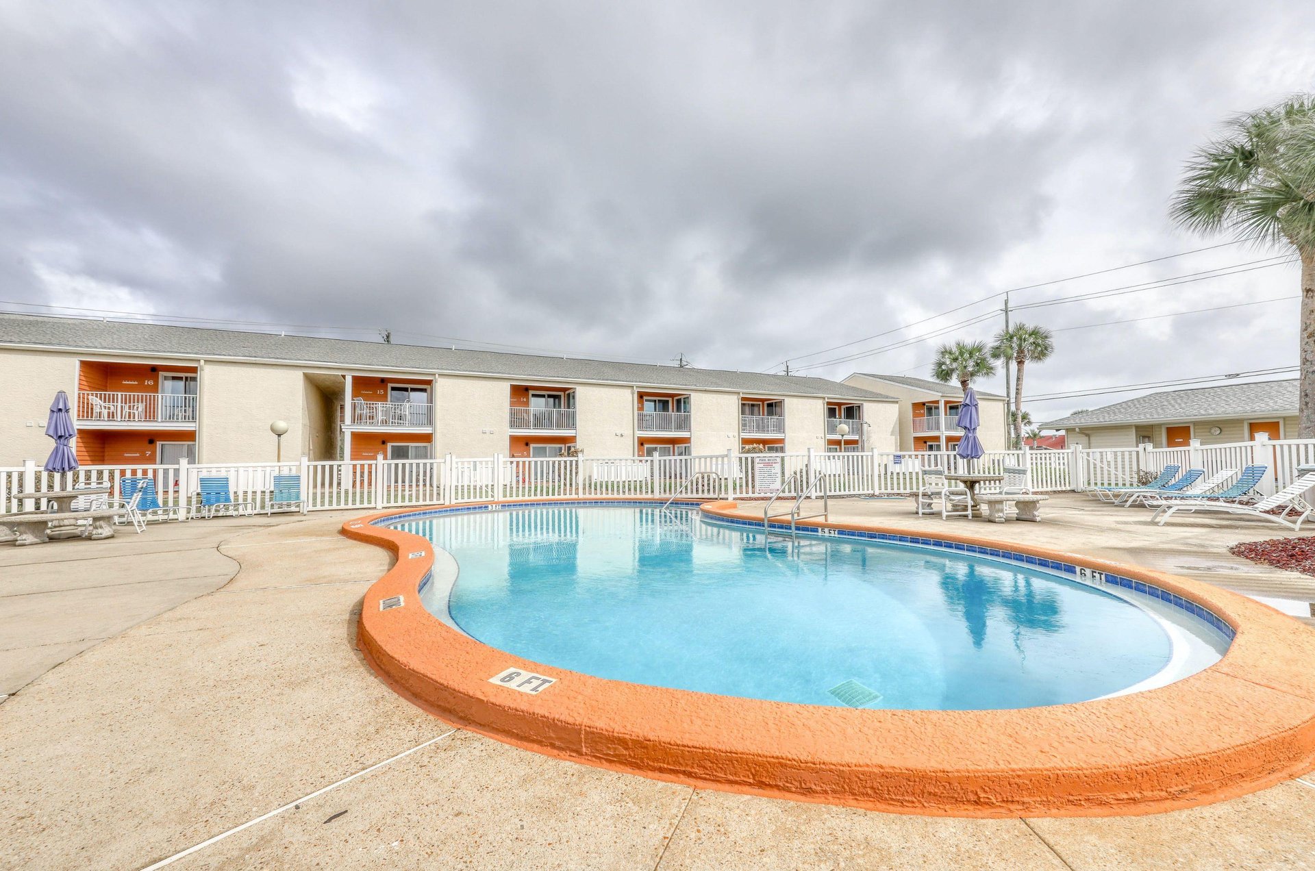 477980 Tradewinds Condos Miramar Beach  1915 0 202310 51310