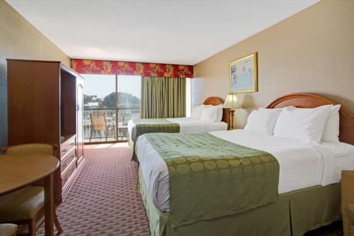 Ramada Sarasota in Sarasota FL 04