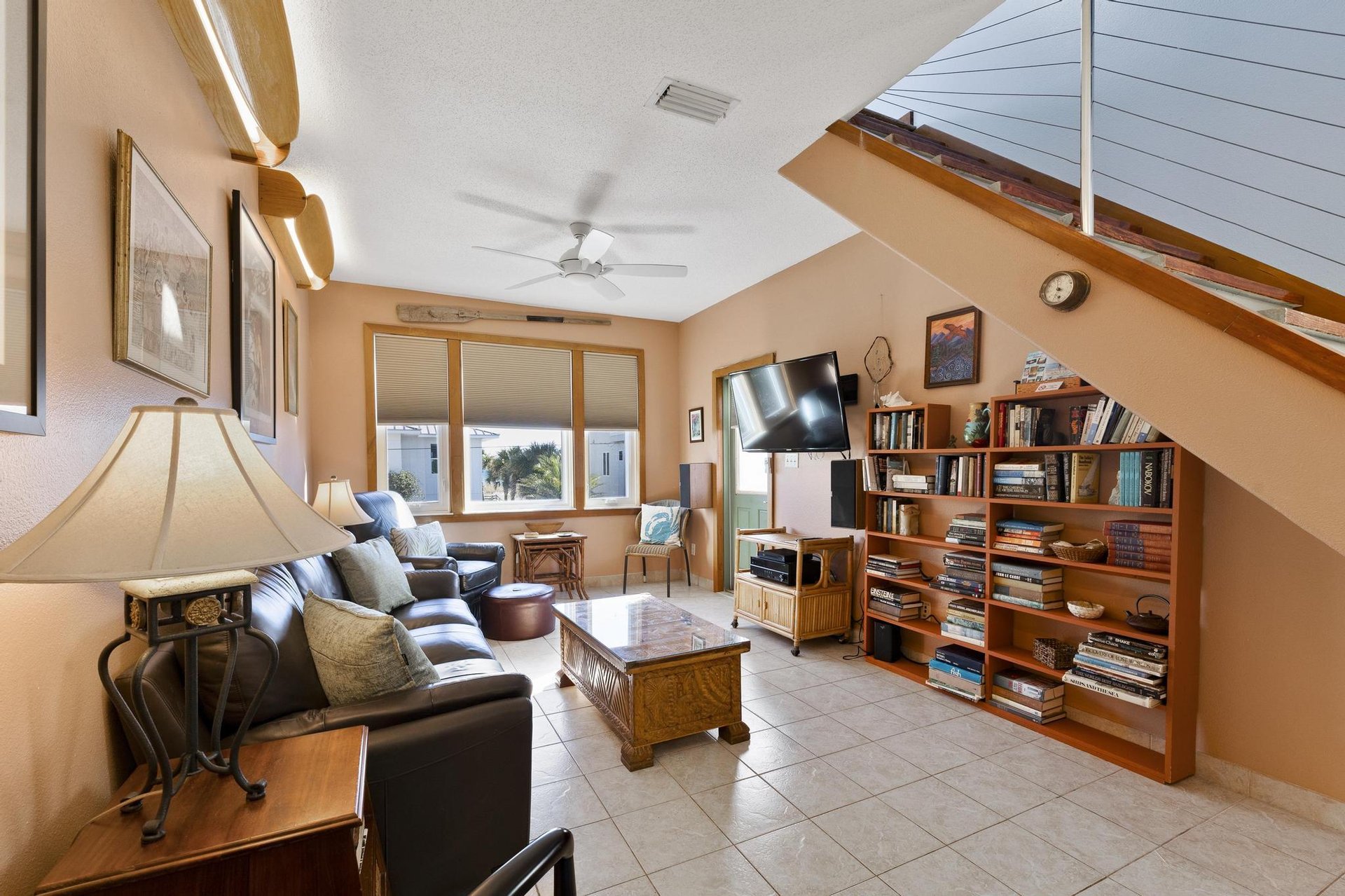 Ariola 107  The Treehouse 3