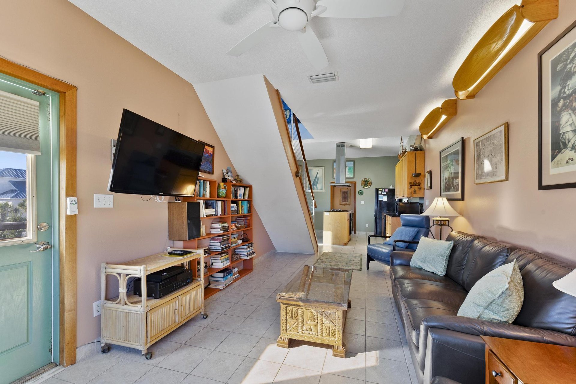 Ariola 107  The Treehouse 4