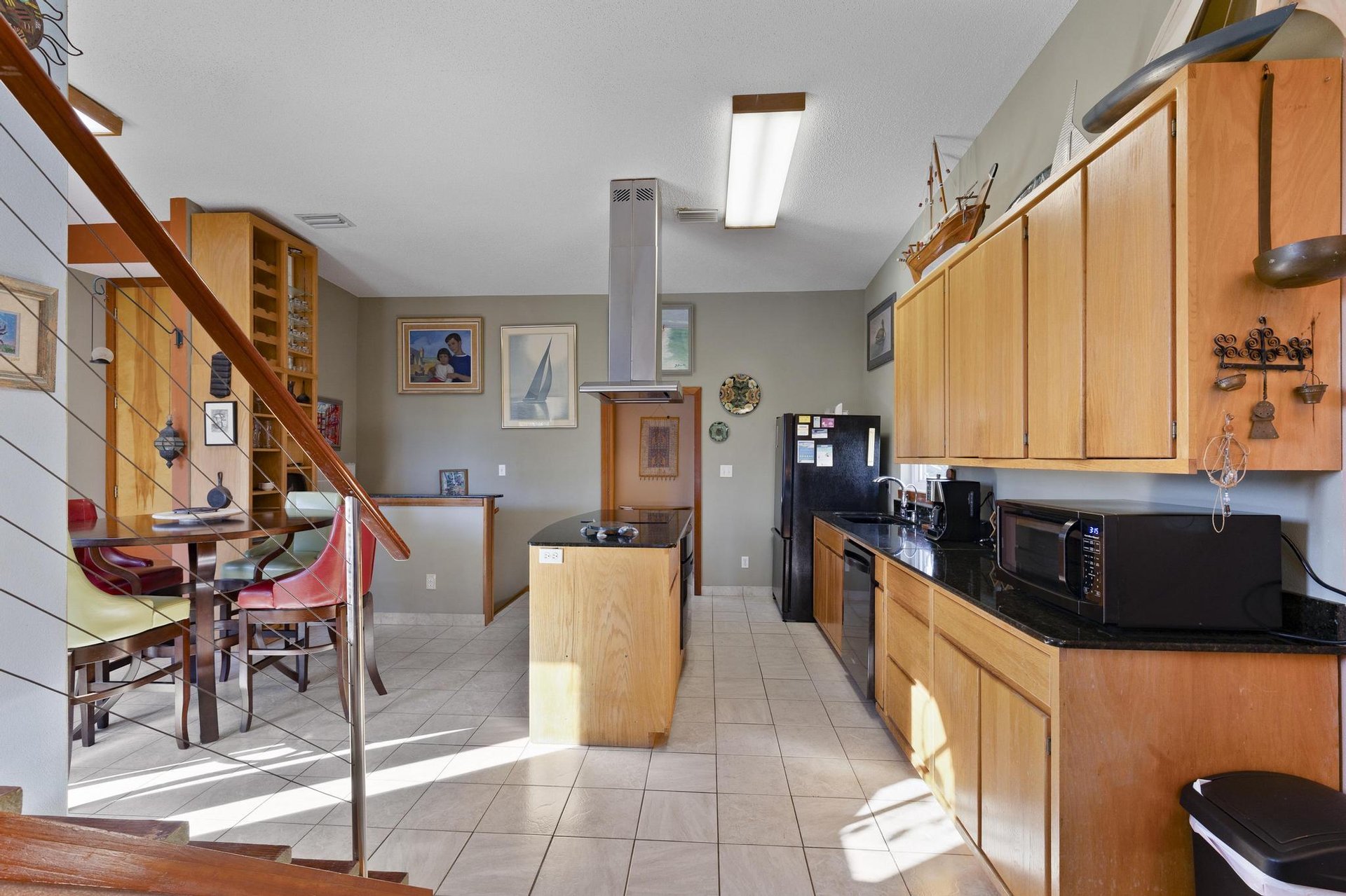 Ariola 107  The Treehouse 6