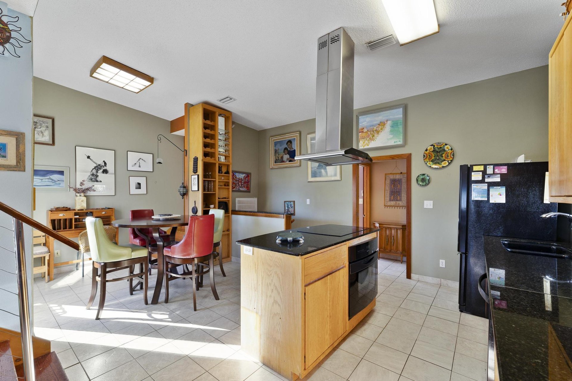 Ariola 107  The Treehouse 7