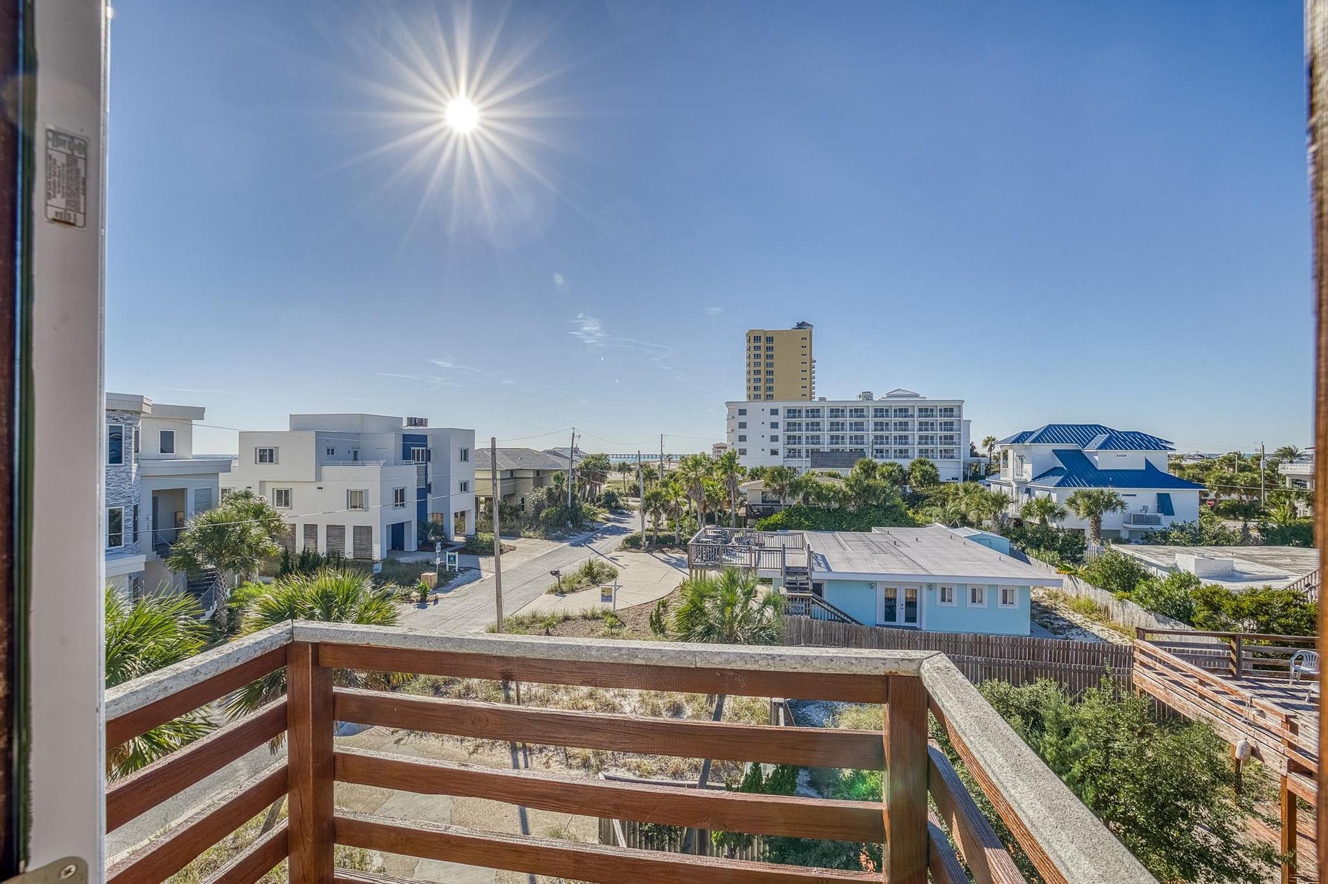 Ariola 107  The Treehouse 14