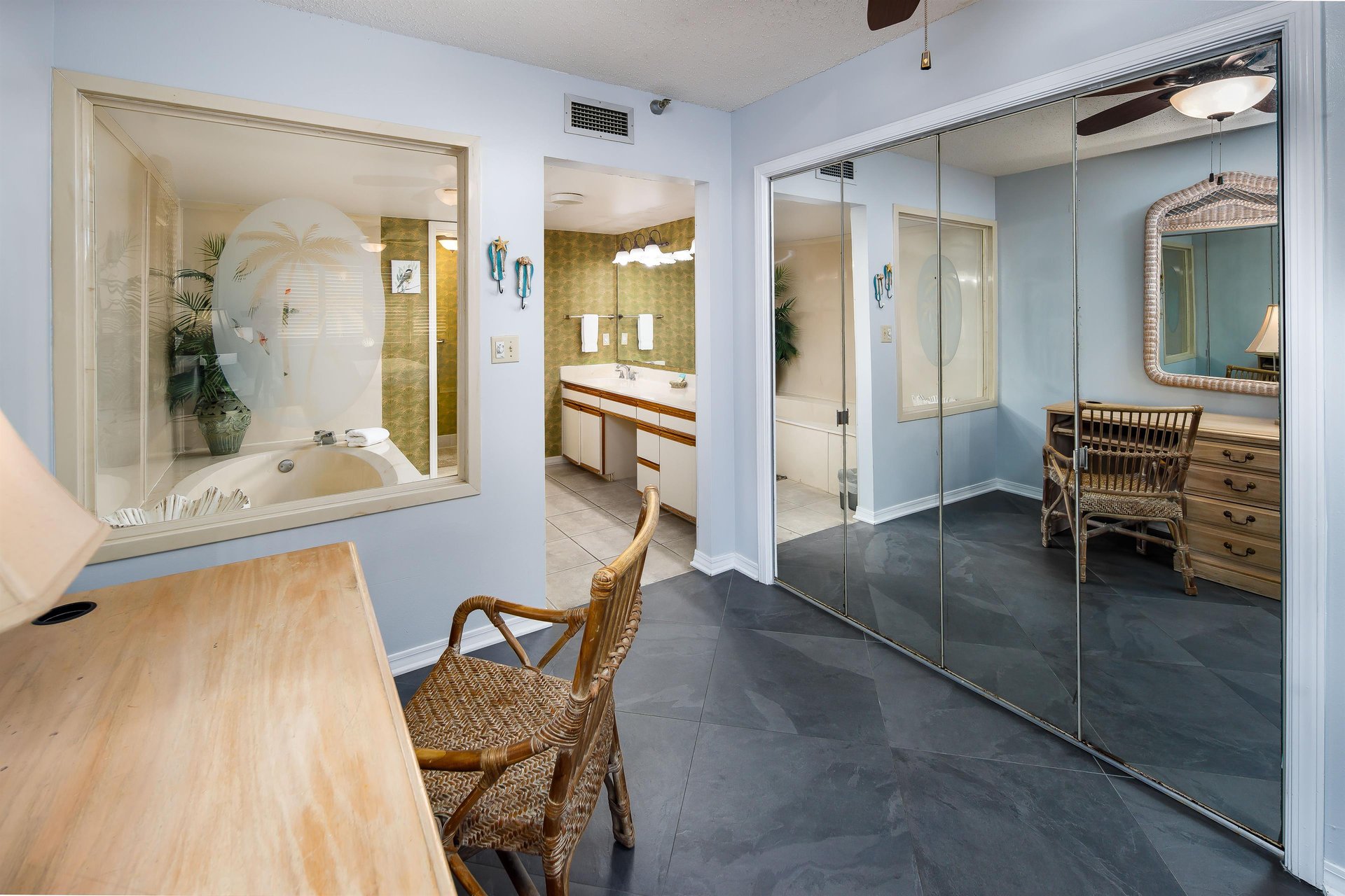 Nautilus Unit 1702 17