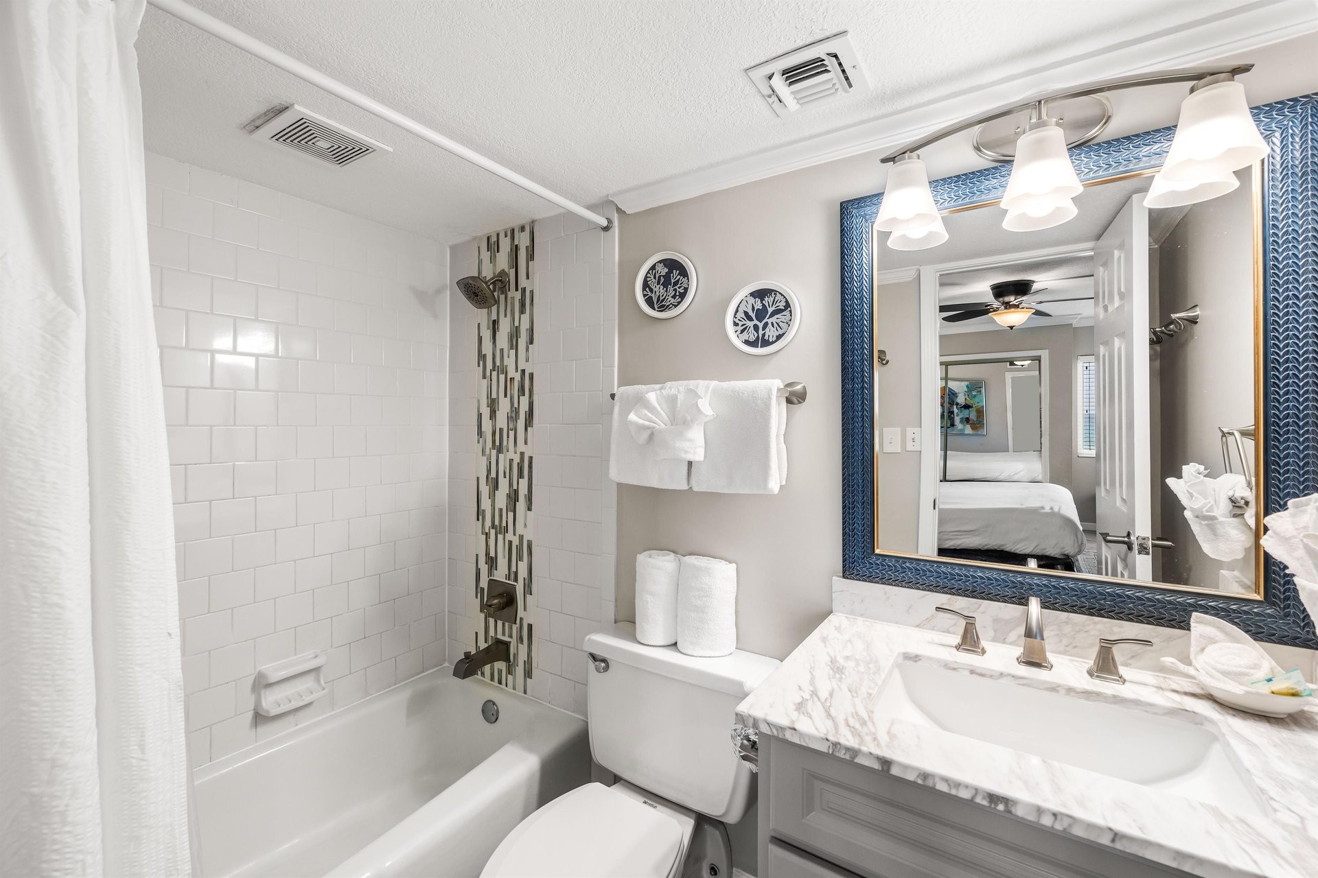 Holiday Surf and Racquet Unit 505 17