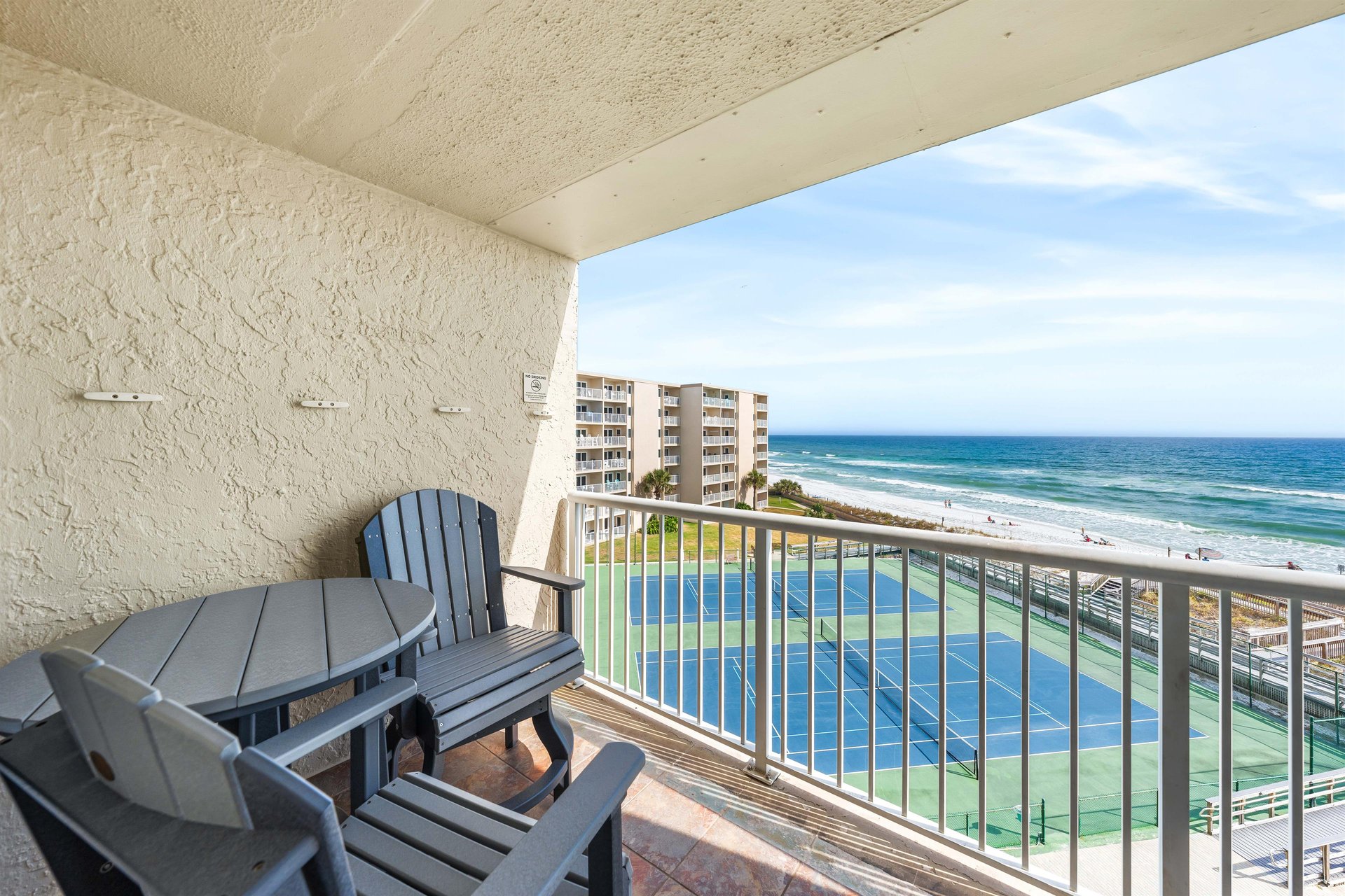 Holiday Surf and Racquet Unit 505 21