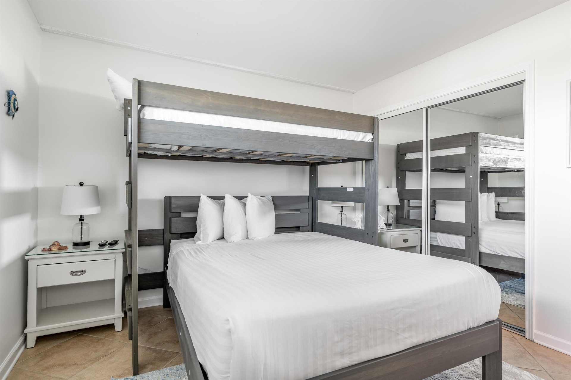 Holiday Surf and Racquet Unit 415 5