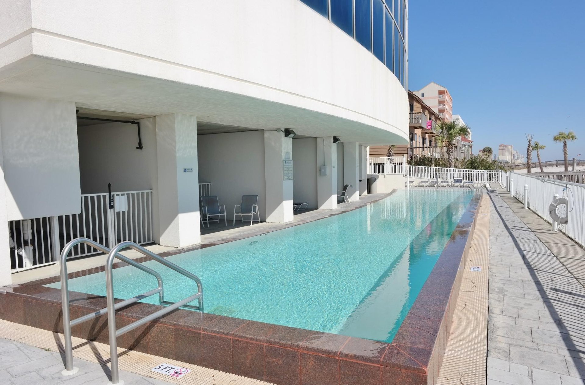 Island Tower 1802 19