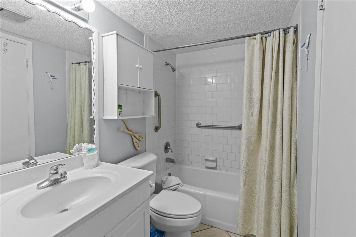 Holiday Surf and Racquet Unit 217 7