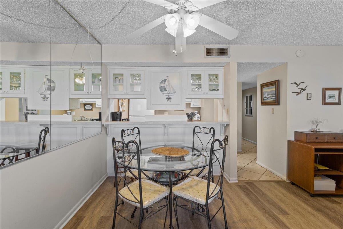 Holiday Surf and Racquet Unit 217 13