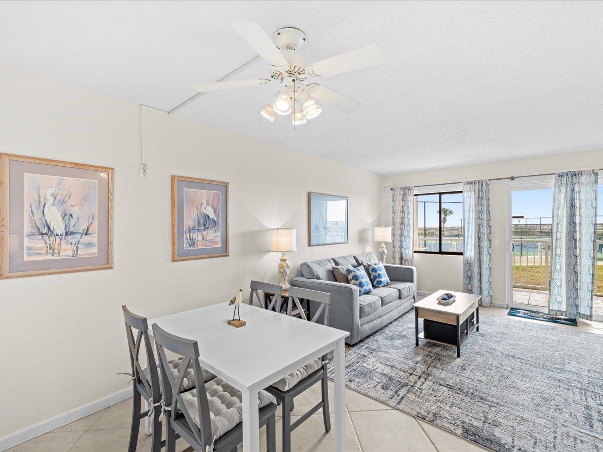 Holiday Surf and Racquet Unit 106 1