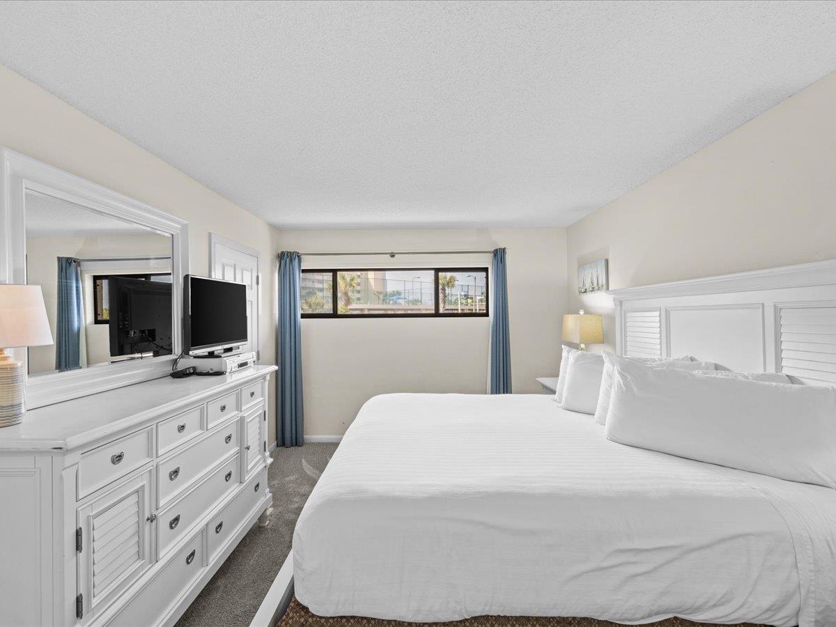 Holiday Surf and Racquet Unit 106 3