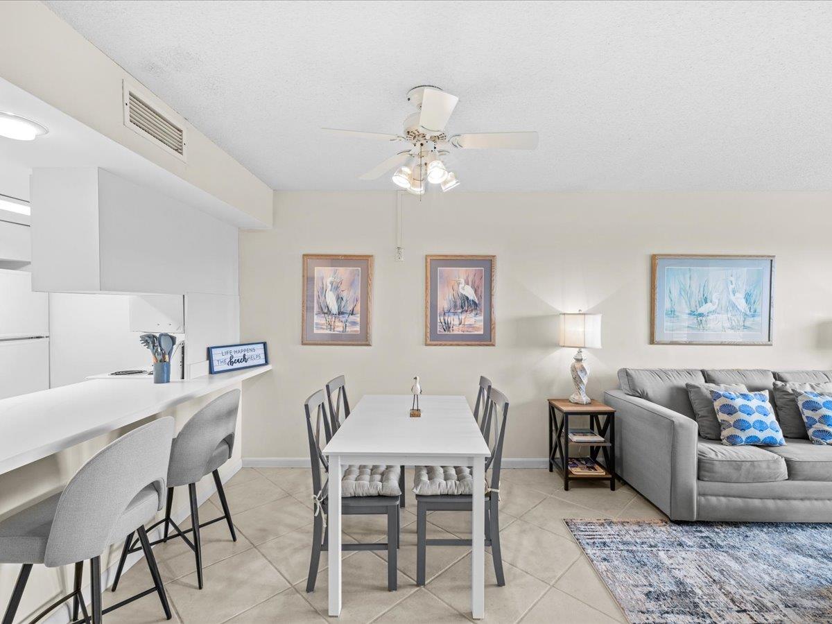 Holiday Surf and Racquet Unit 106 12