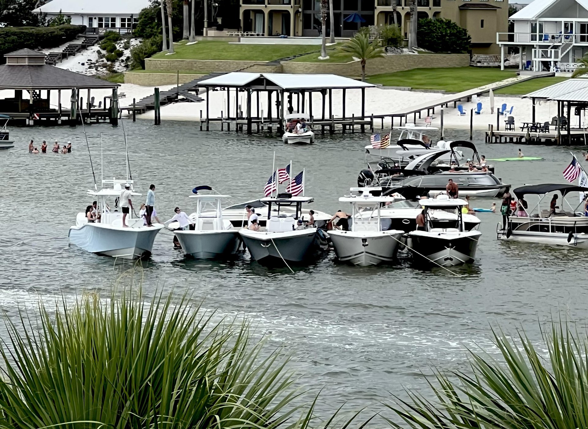 Dolphin Harbor 3H 35