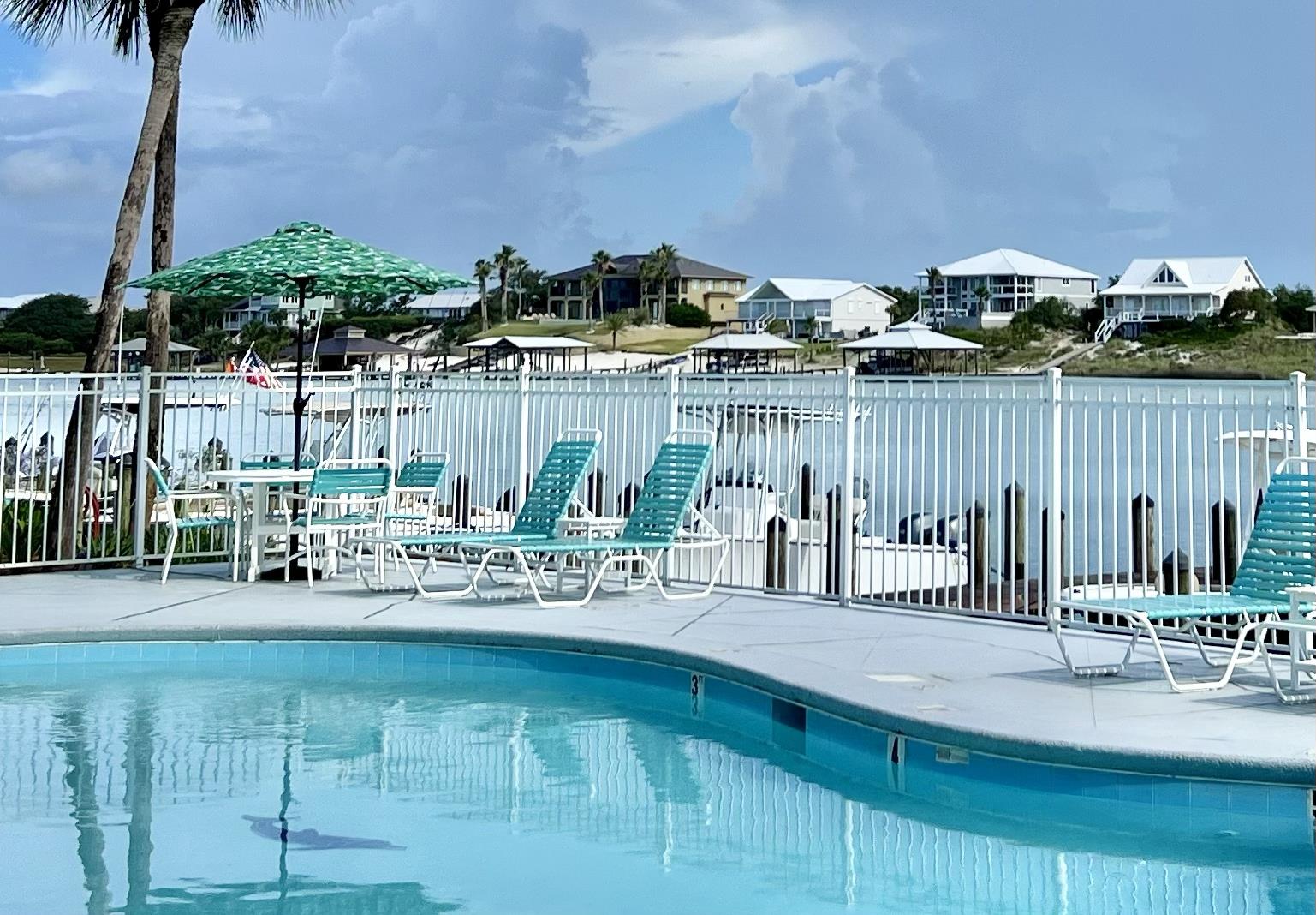 Dolphin Harbor 3H 40