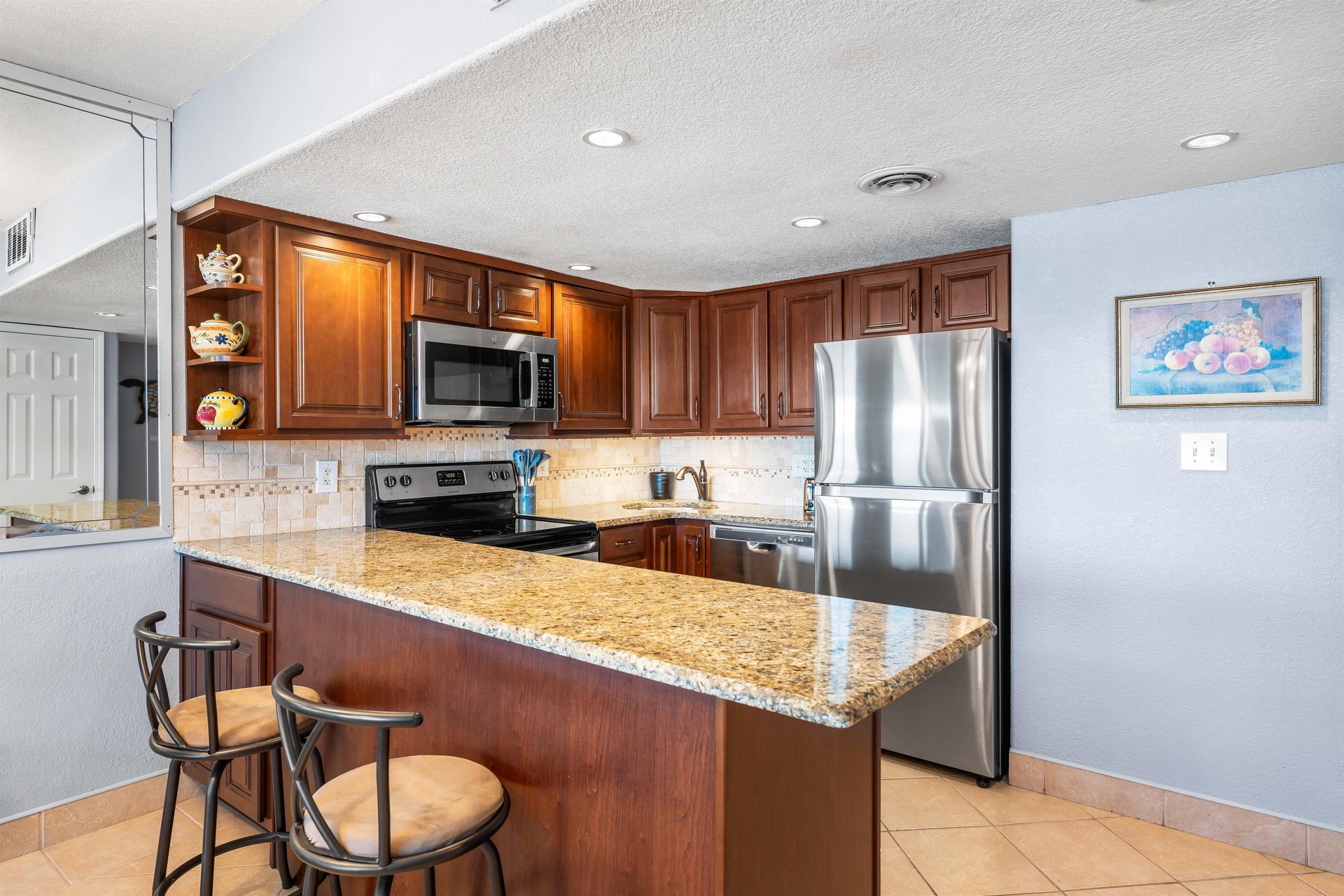 Fully Stocked Kitchen