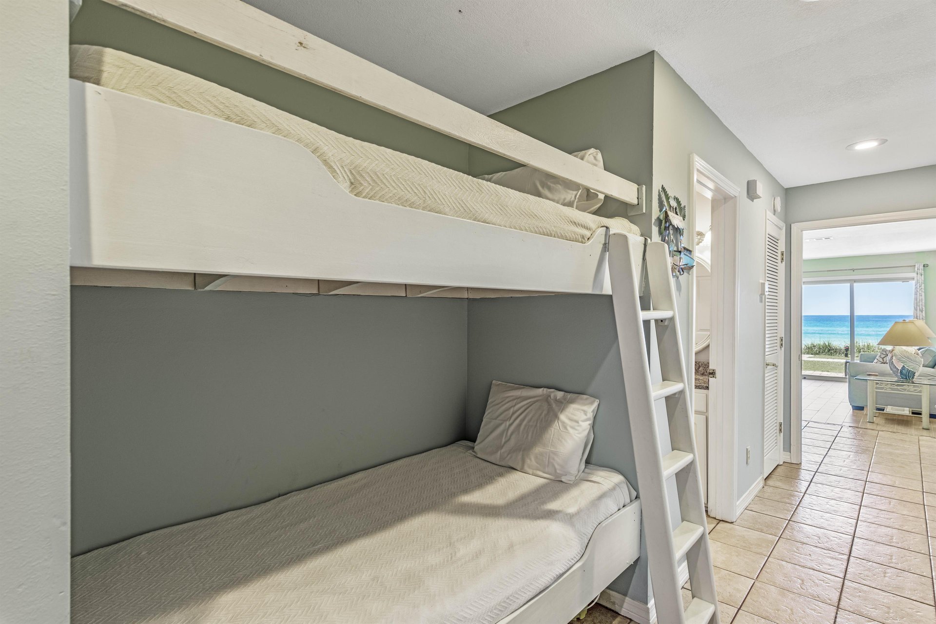 Coral Reef Club 14 10