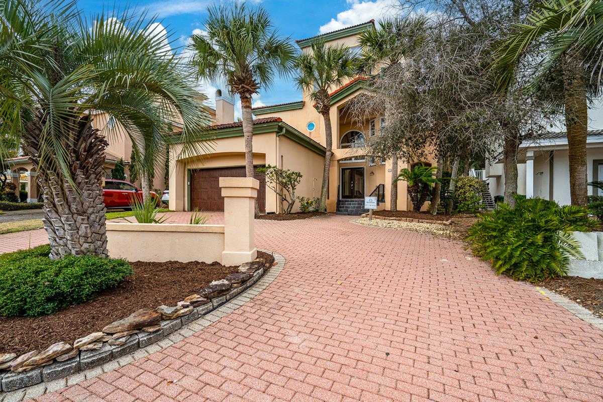 Casa de Mediterranean 1