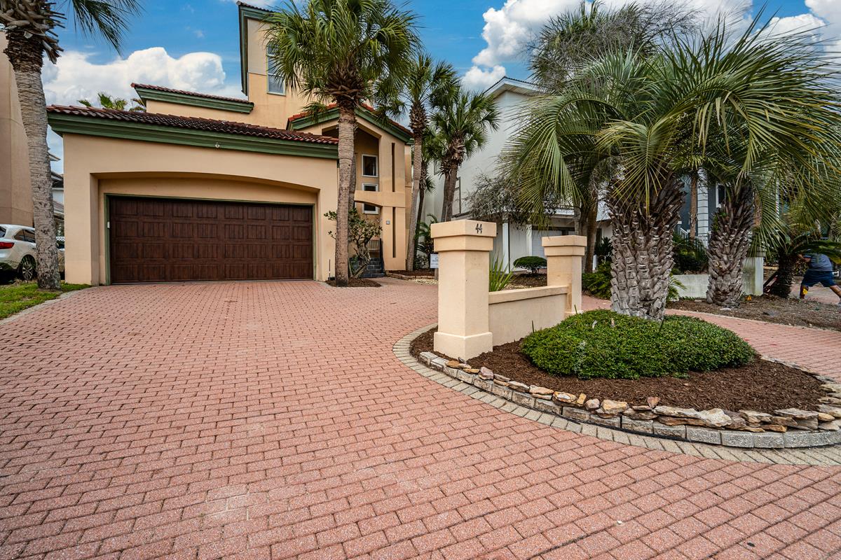 Casa de Mediterranean 6