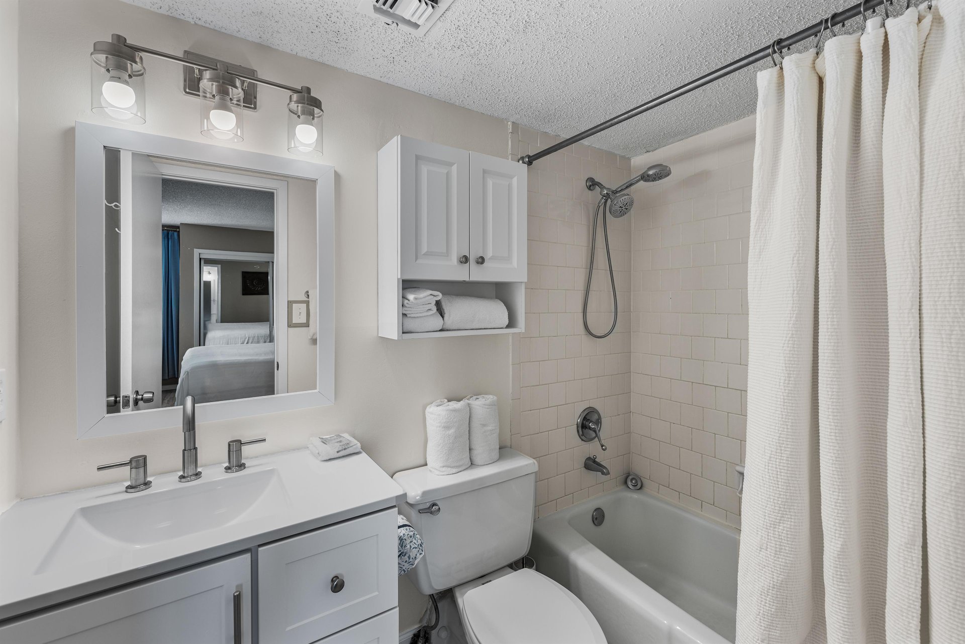 Master Bathroom with showertub combo