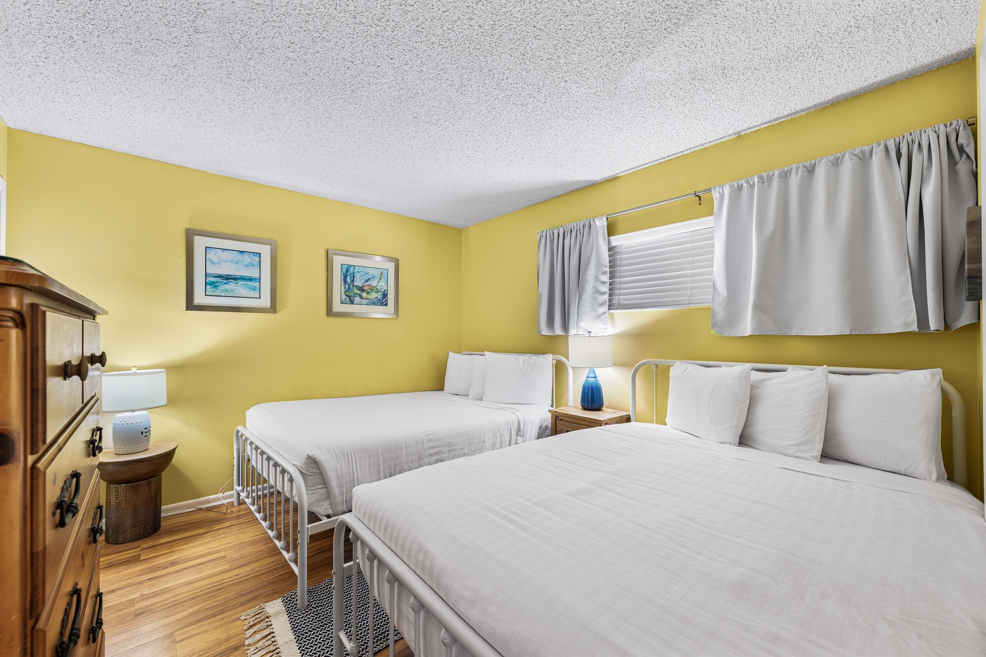 Guest Bedroom with Queen and twin bed