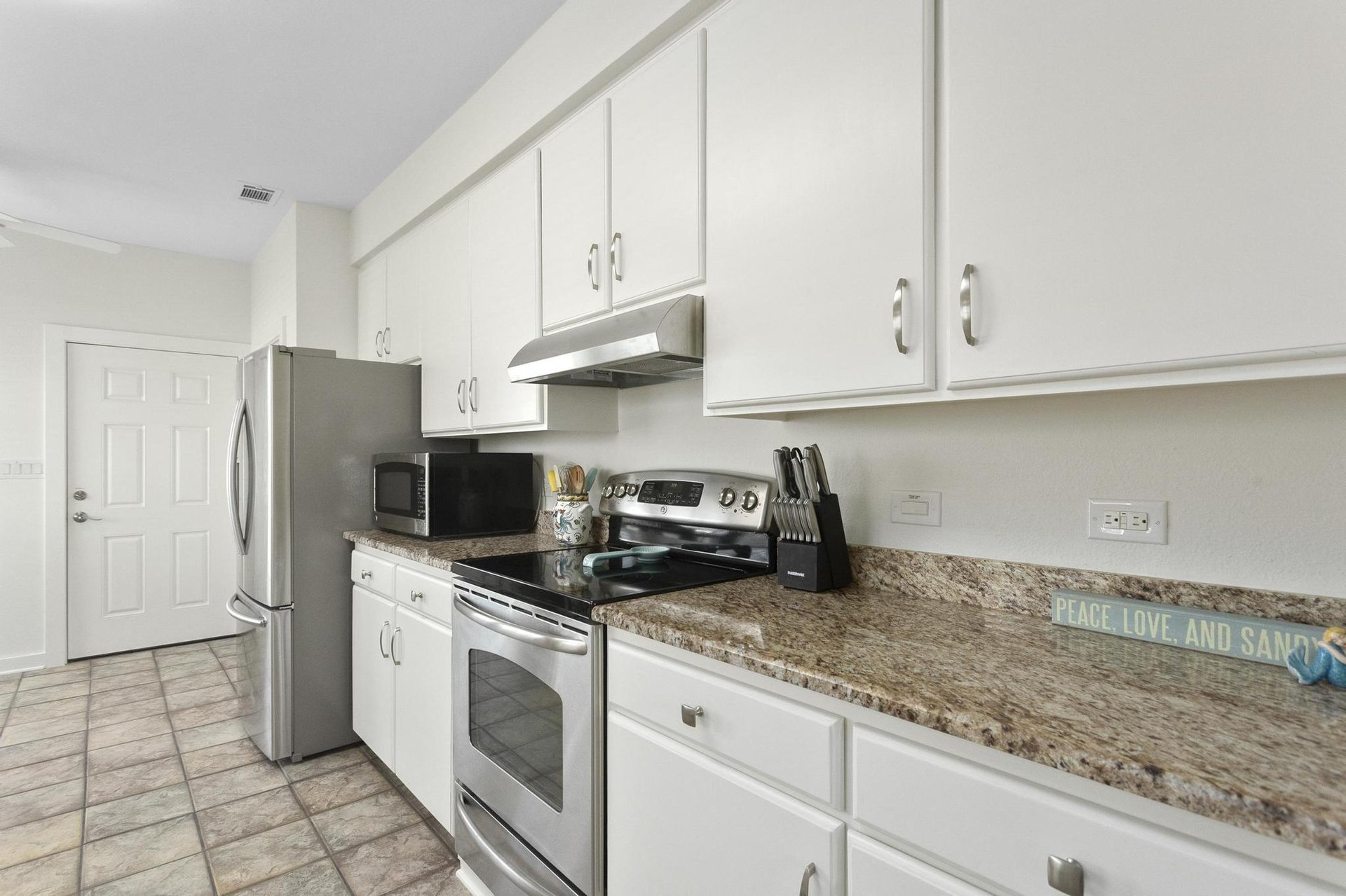 Via De Luna 1004  The Roost 11