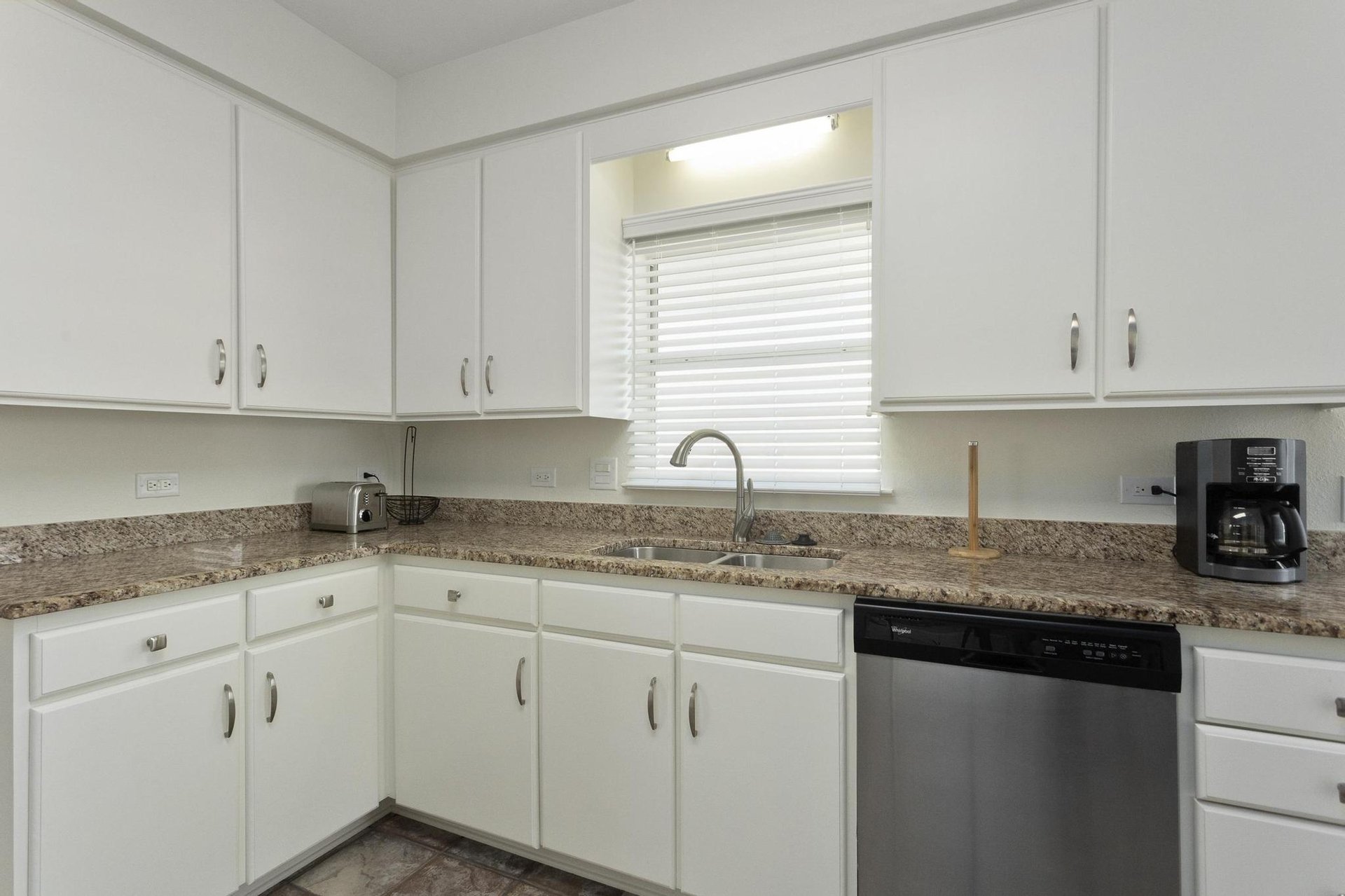 Via De Luna 1004  The Roost 12