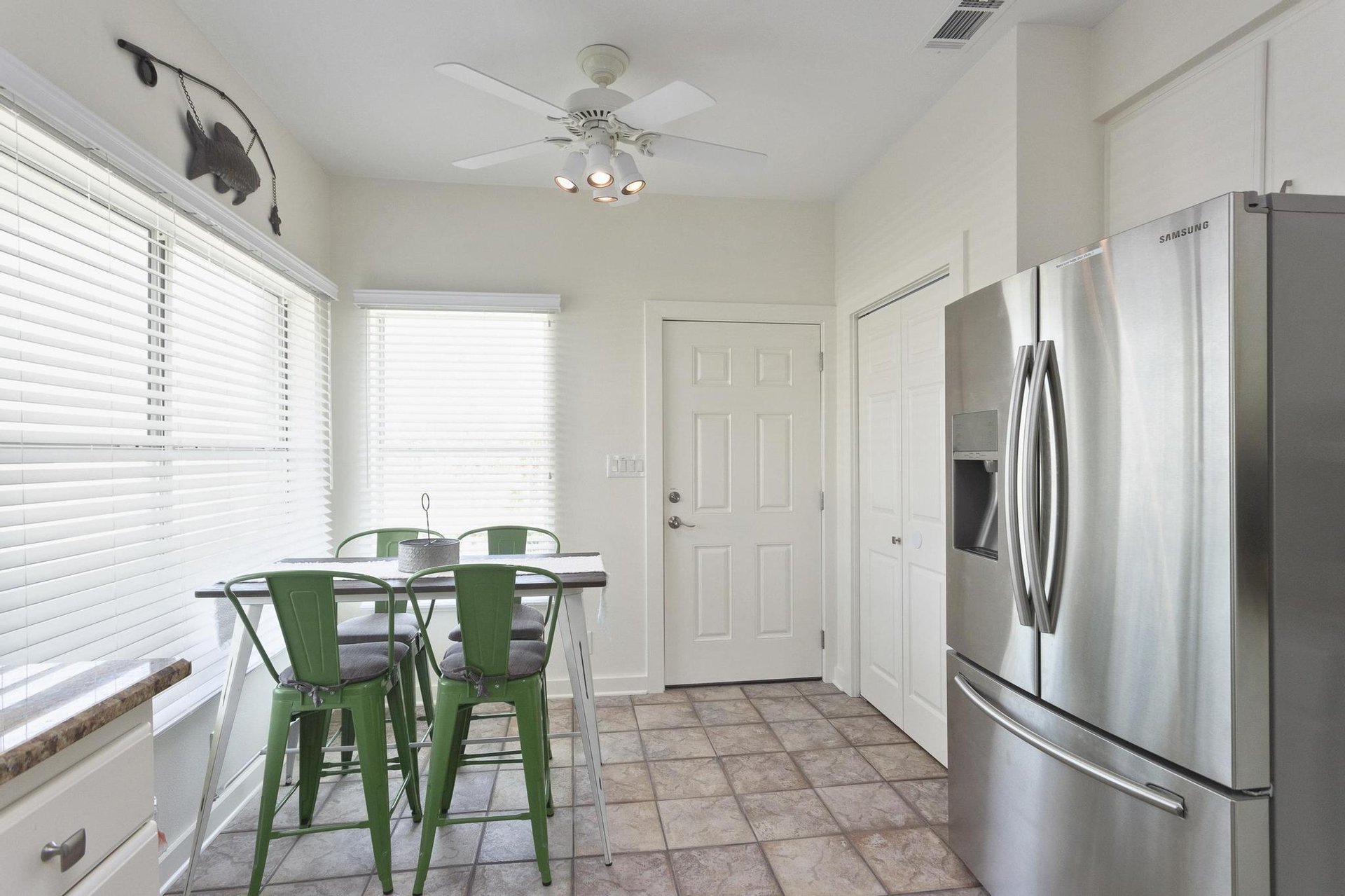 Via De Luna 1004  The Roost 13