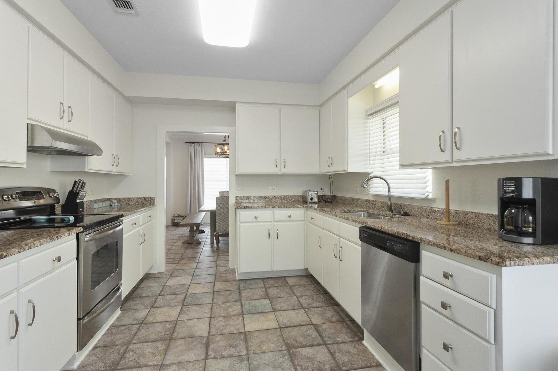 Via De Luna 1004  The Roost 14