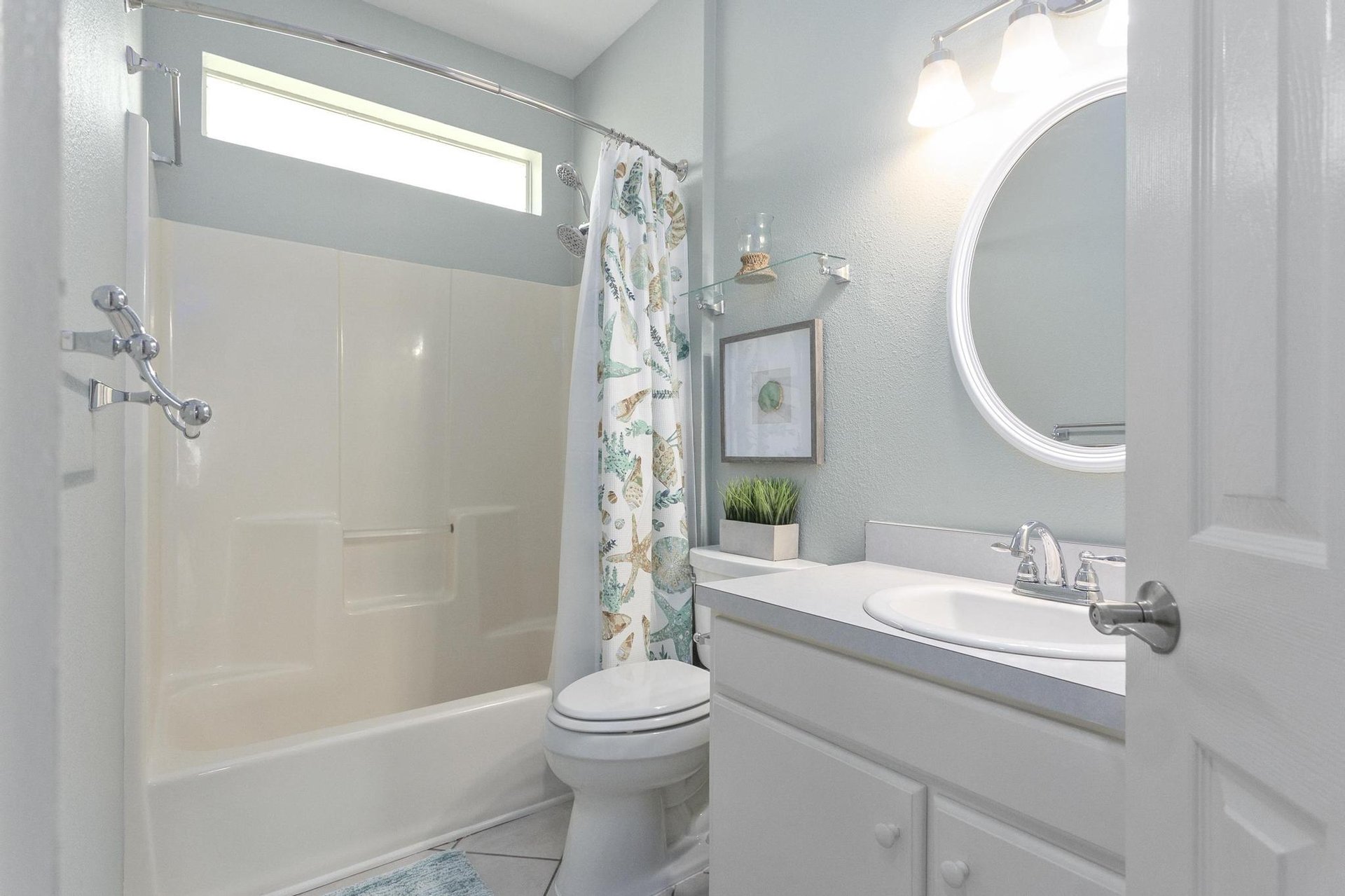 Via De Luna 1004  The Roost 22