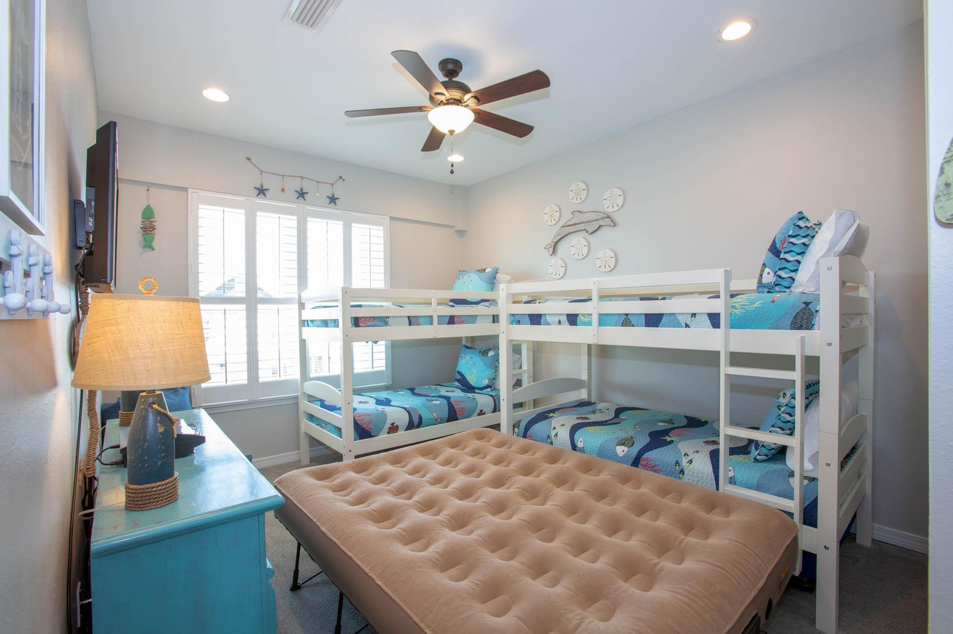 Calle Bonita 1704  Emerald Vista 24