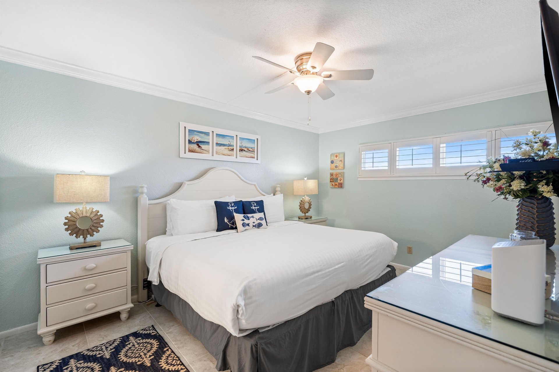 Holiday Surf and Racquet Unit 316 15