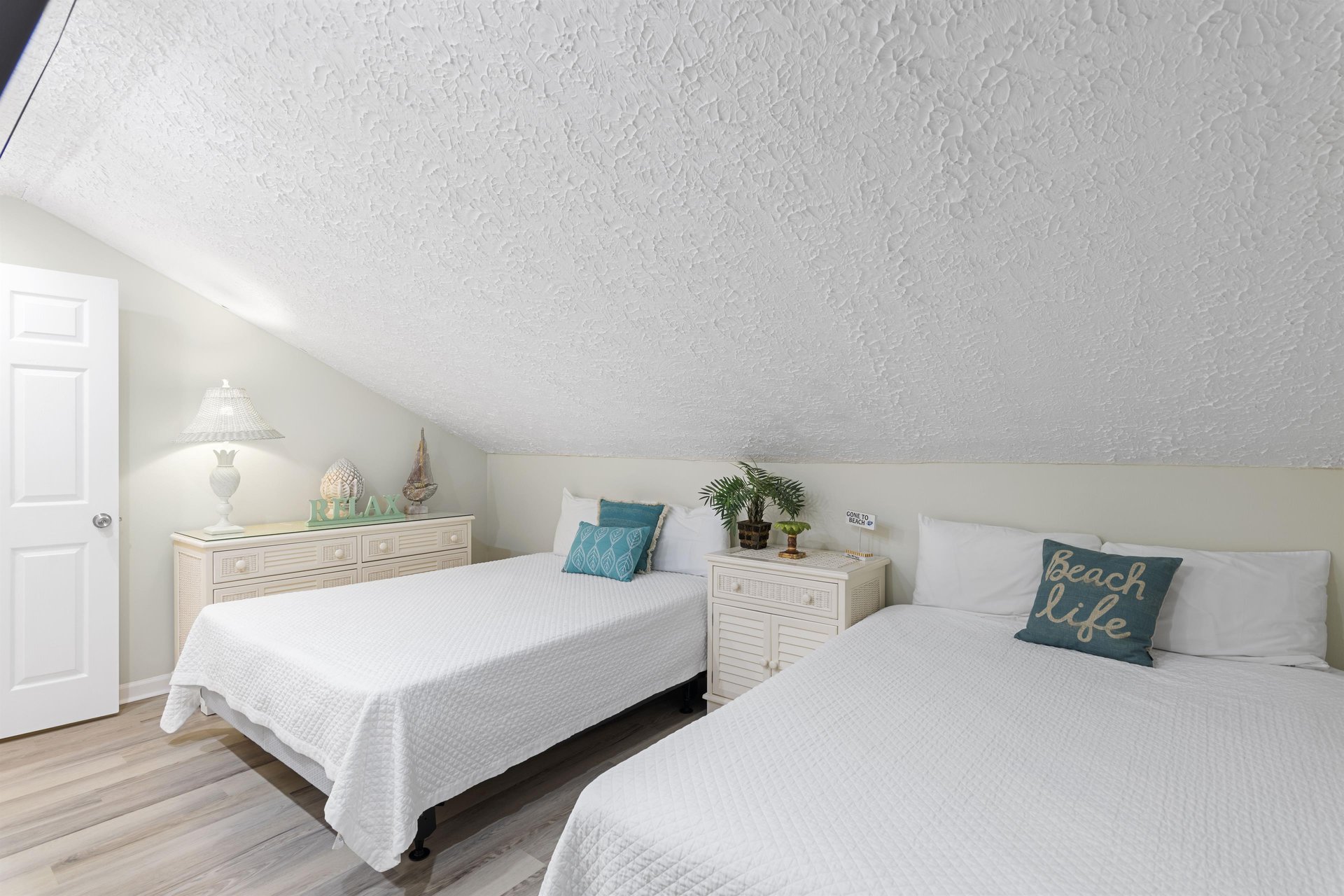 Coral Reef Club 47 19