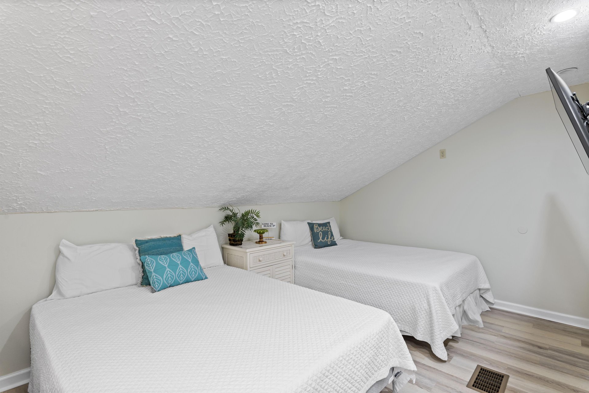 Coral Reef Club 47 20