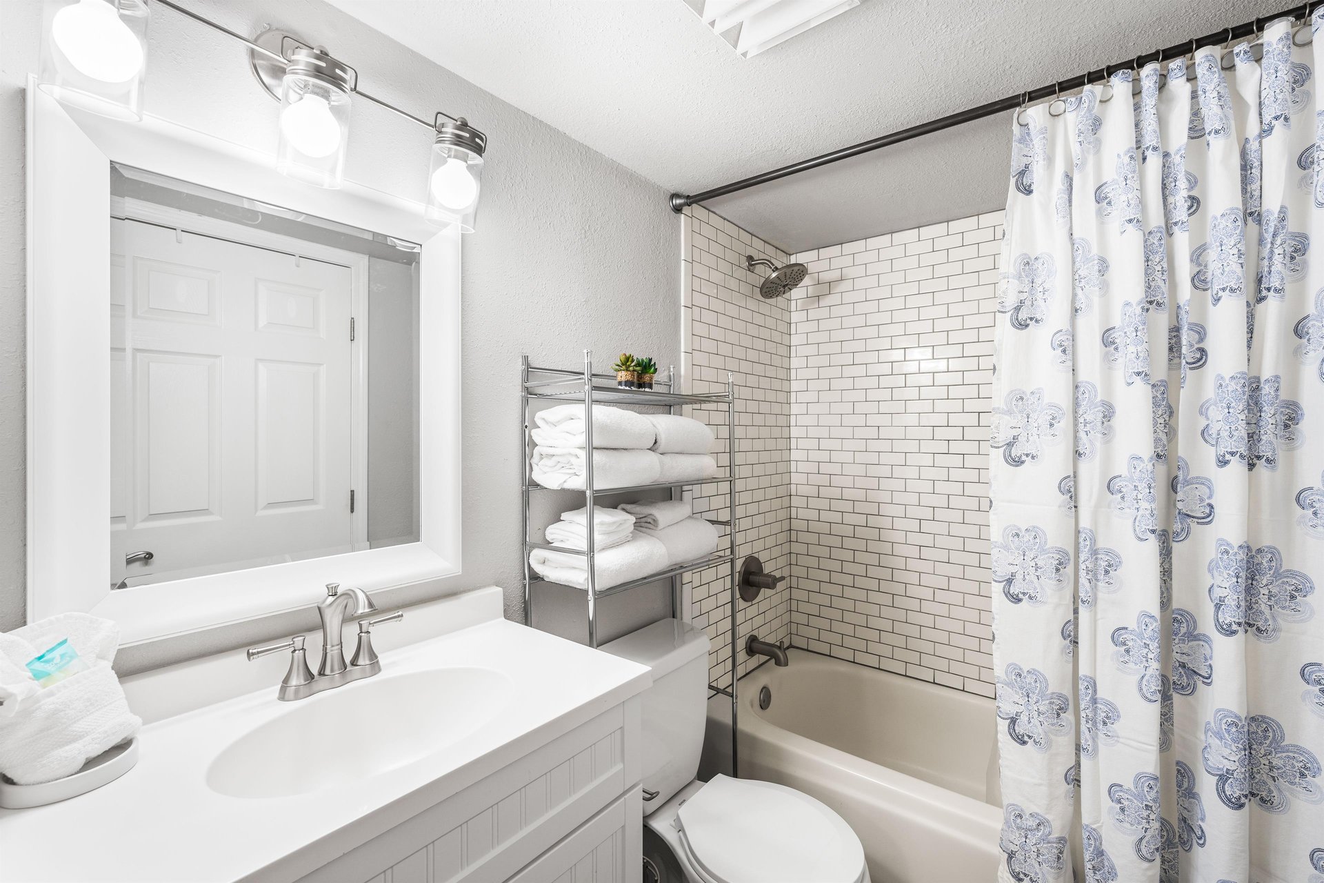 Holiday Surf and Racquet Unit 114 6