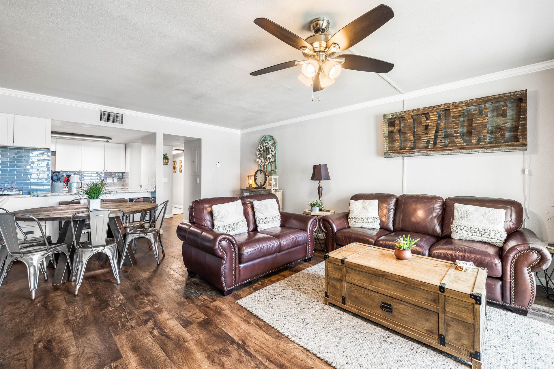 Holiday Surf and Racquet Unit 114 11