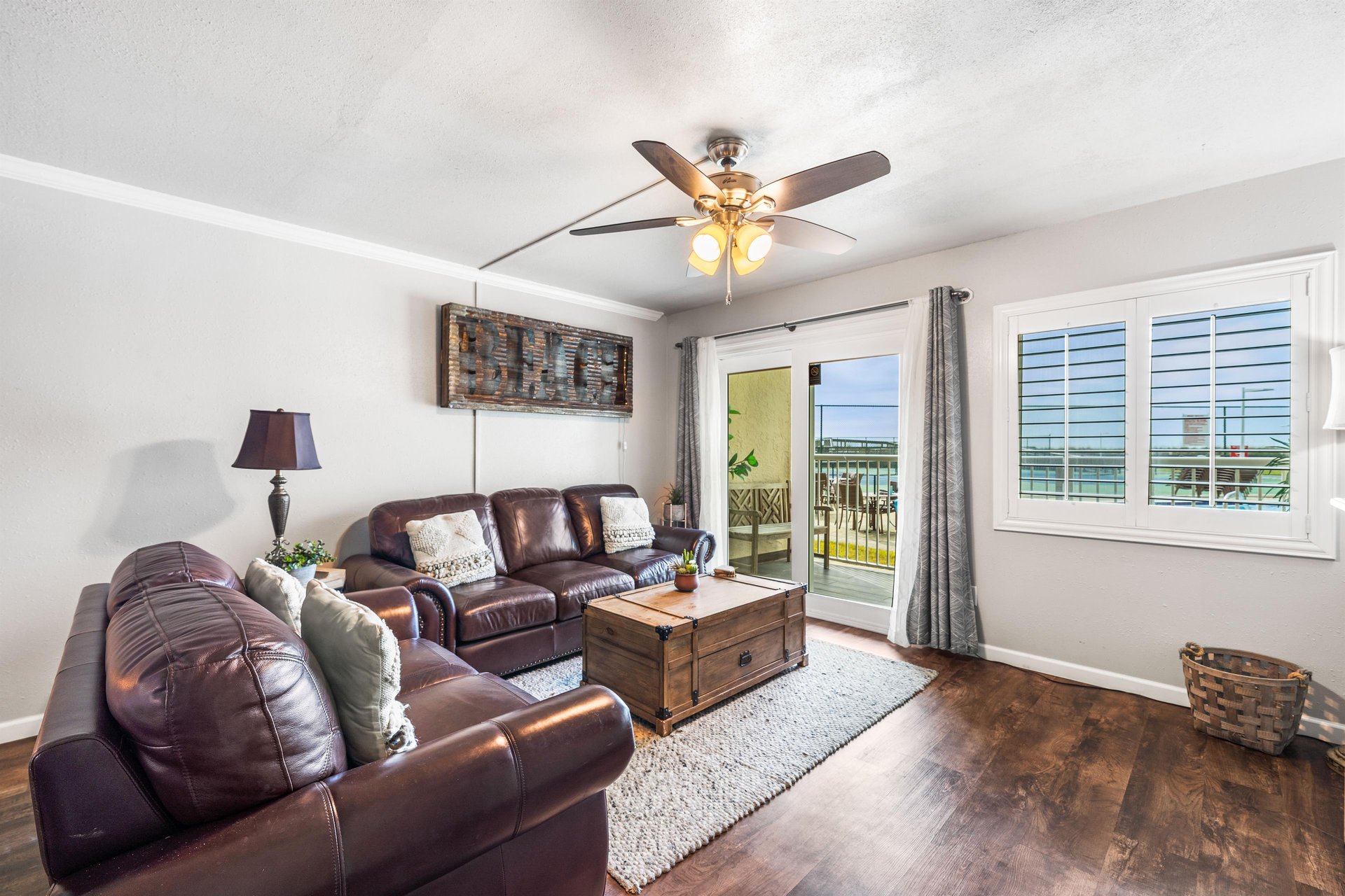 Holiday Surf and Racquet Unit 114 13