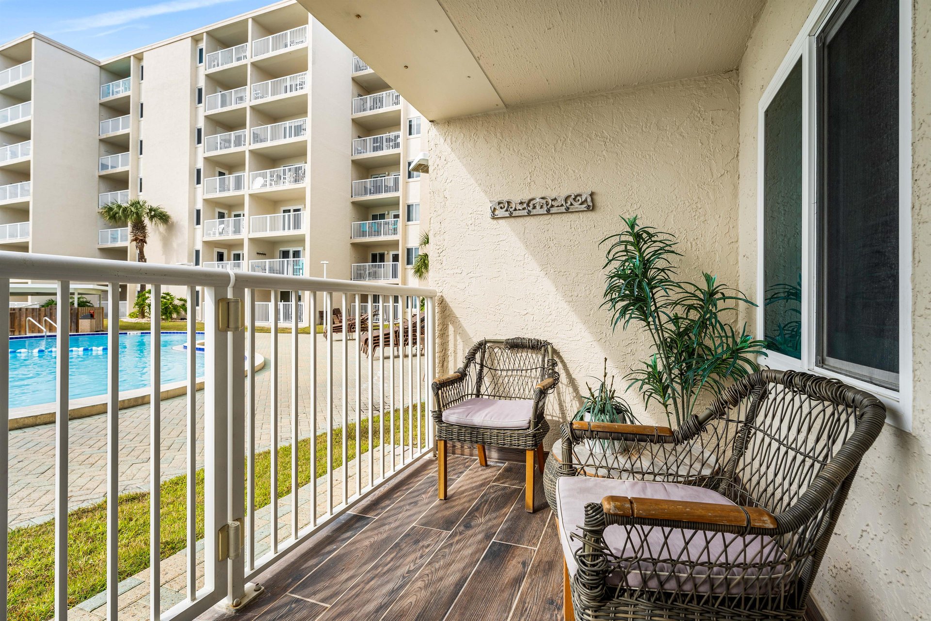 Holiday Surf and Racquet Unit 114 14