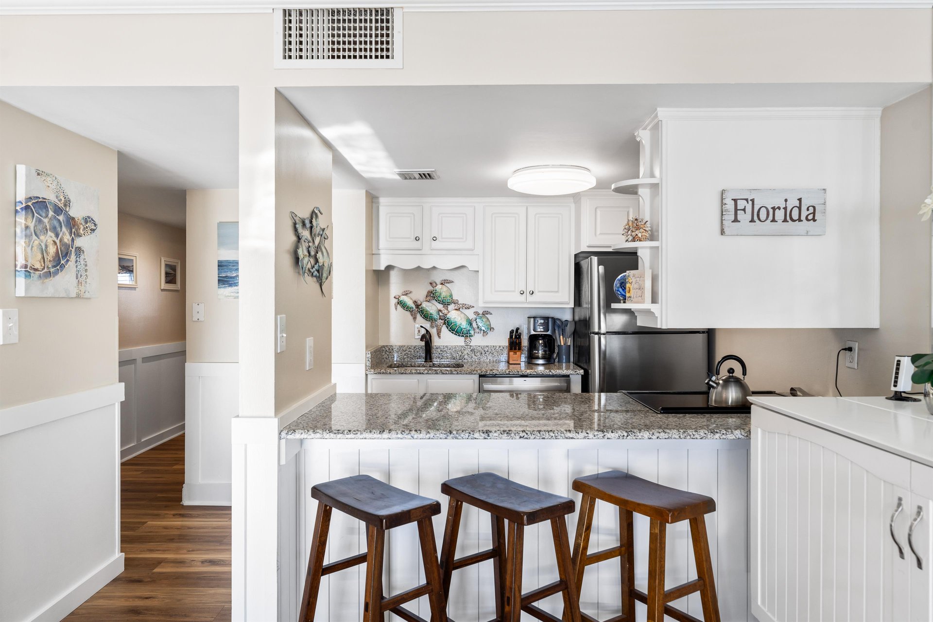 Holiday Surf and Racquet Unit 712 6