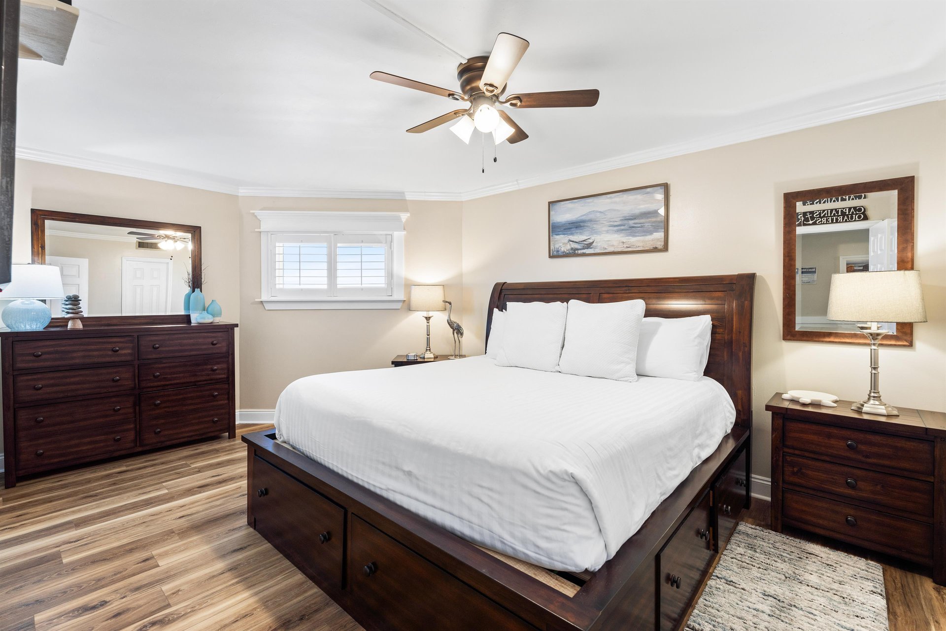 Holiday Surf and Racquet Unit 712 12