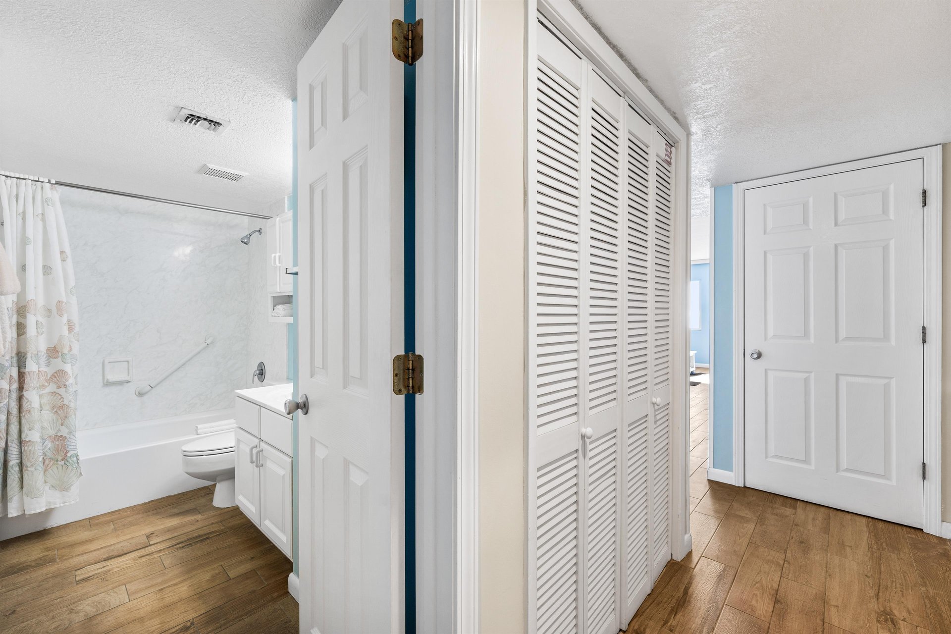 Holiday Surf and Racquet Unit 303 12