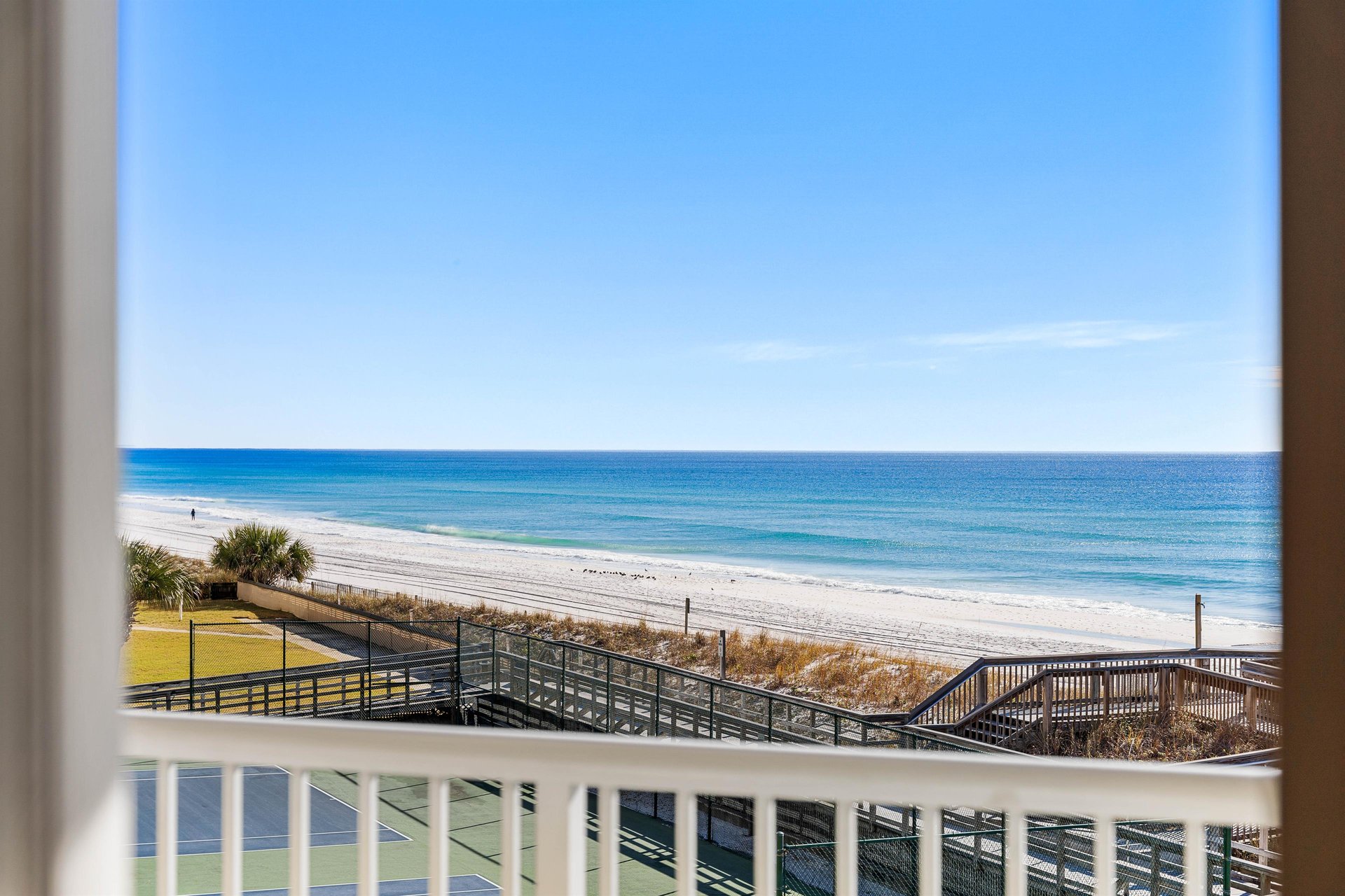 Holiday Surf and Racquet Unit 303 21