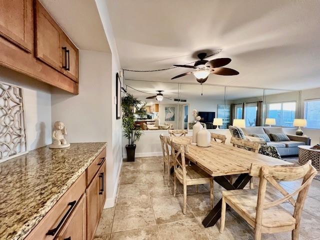 Holiday Surf and Racquet Unit 715 9