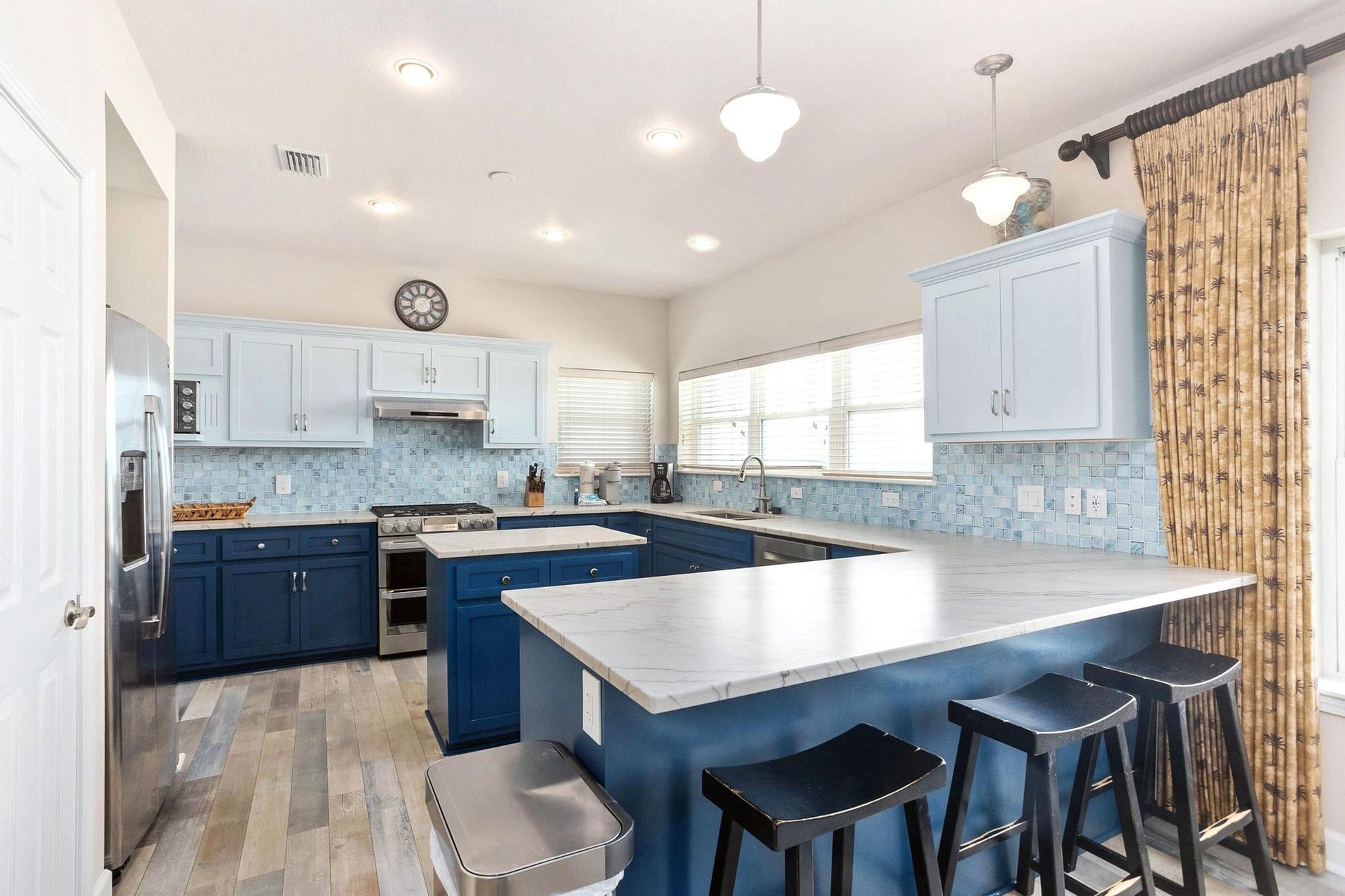 Ariola 1208  The Sandcastle 8