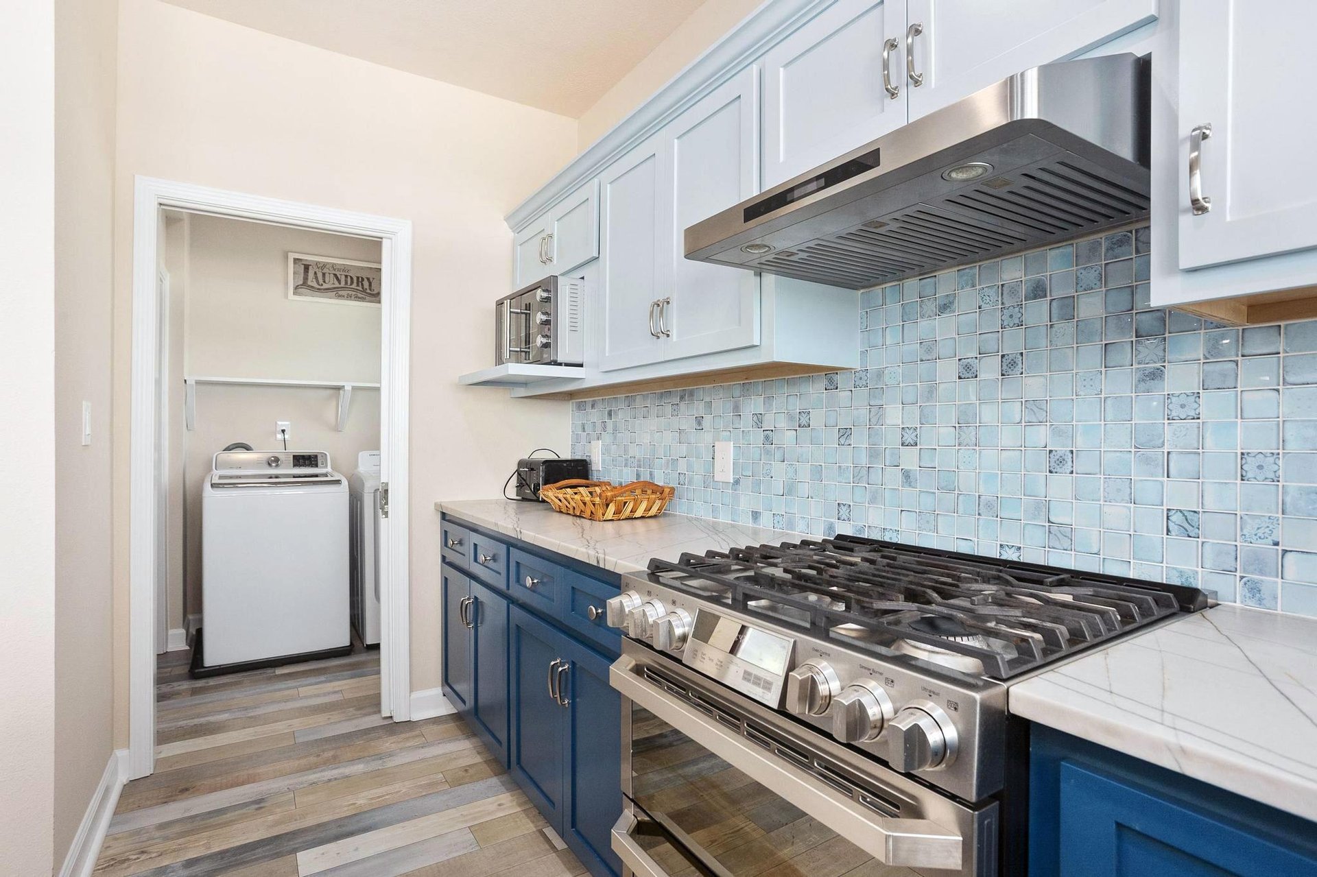 Ariola 1208  The Sandcastle 11