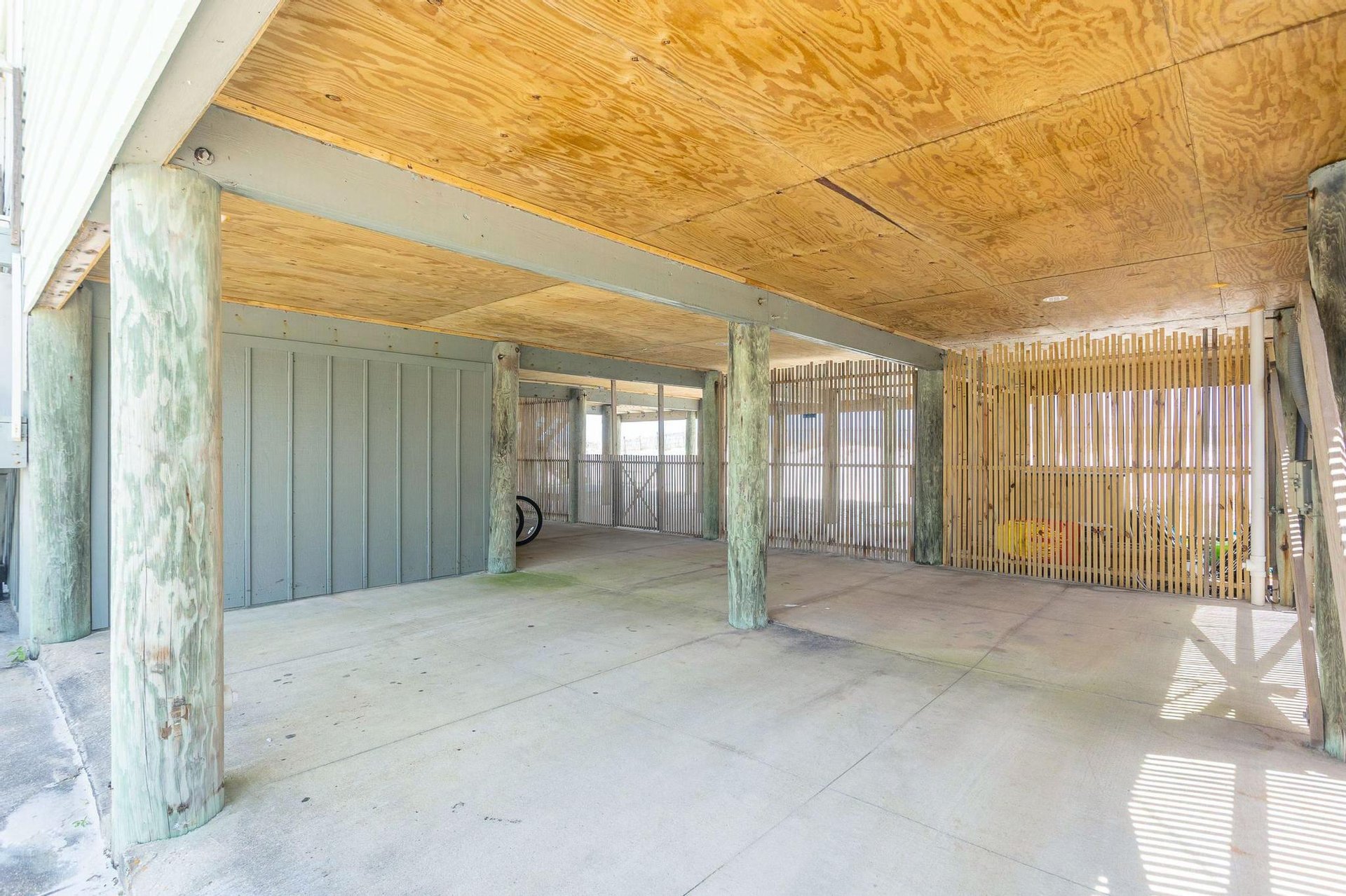 Ariola 1208  The Sandcastle 28