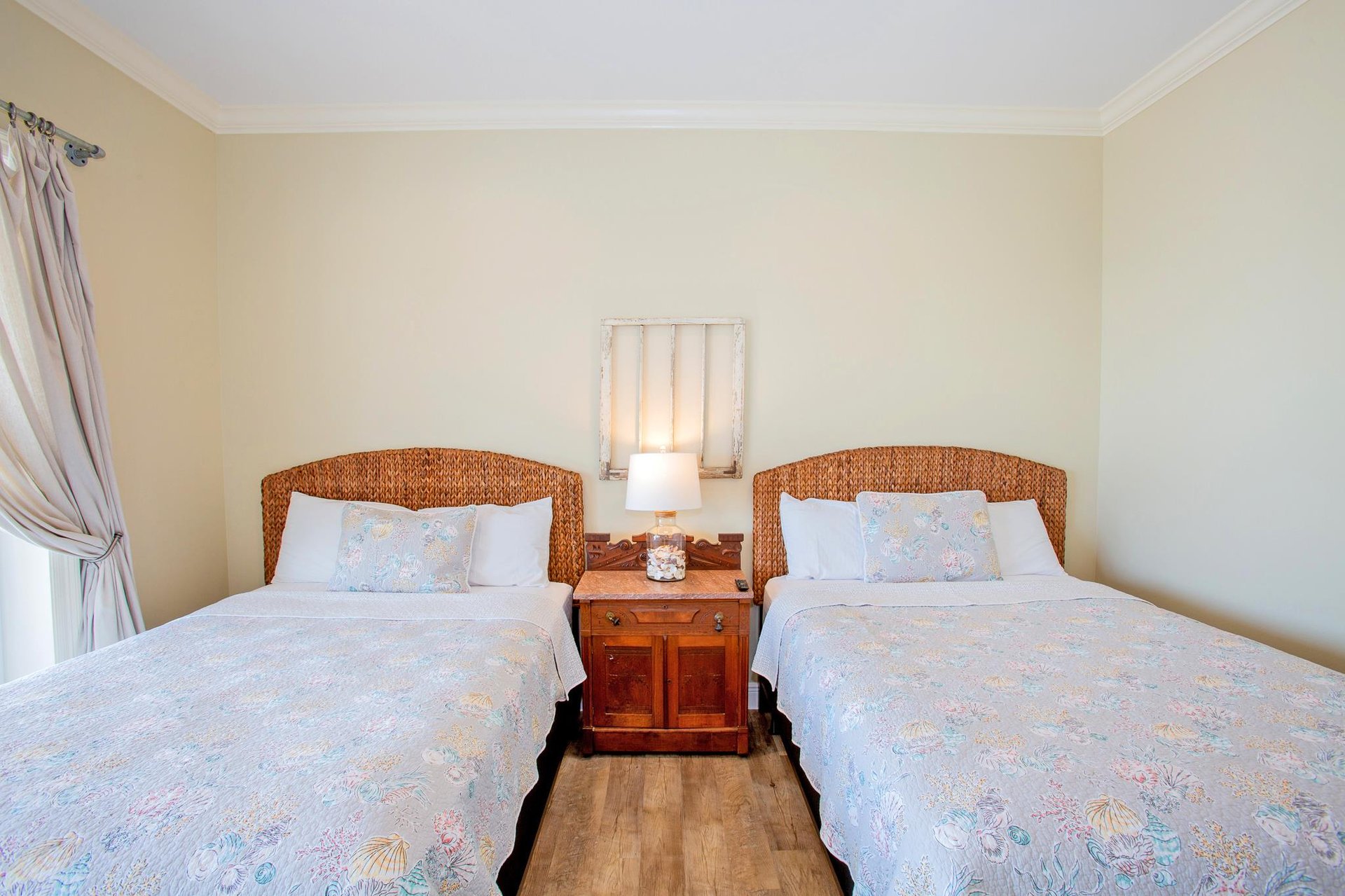 Ariola 1007  Following Seas 29