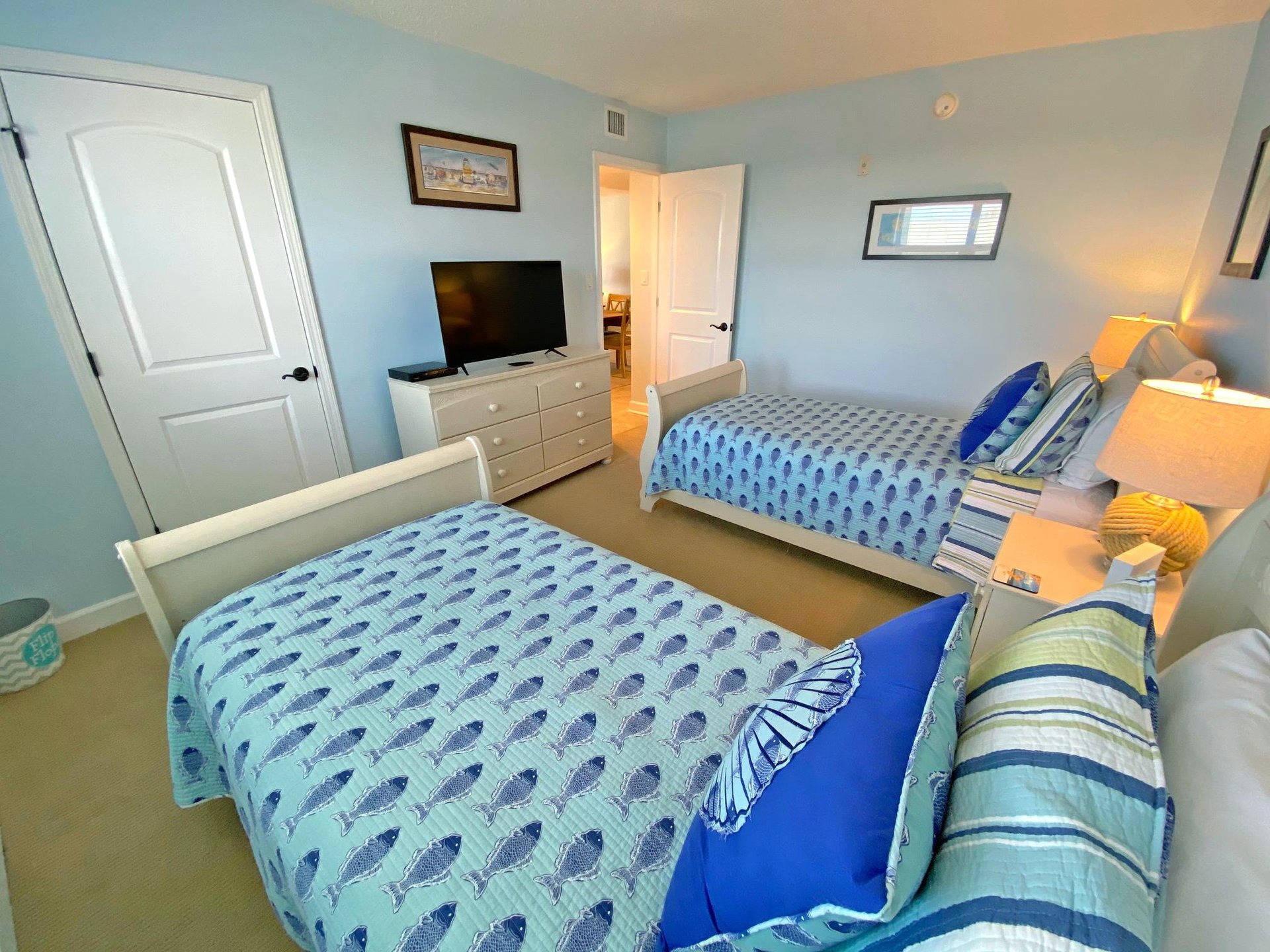 Regency Towers 404E 22