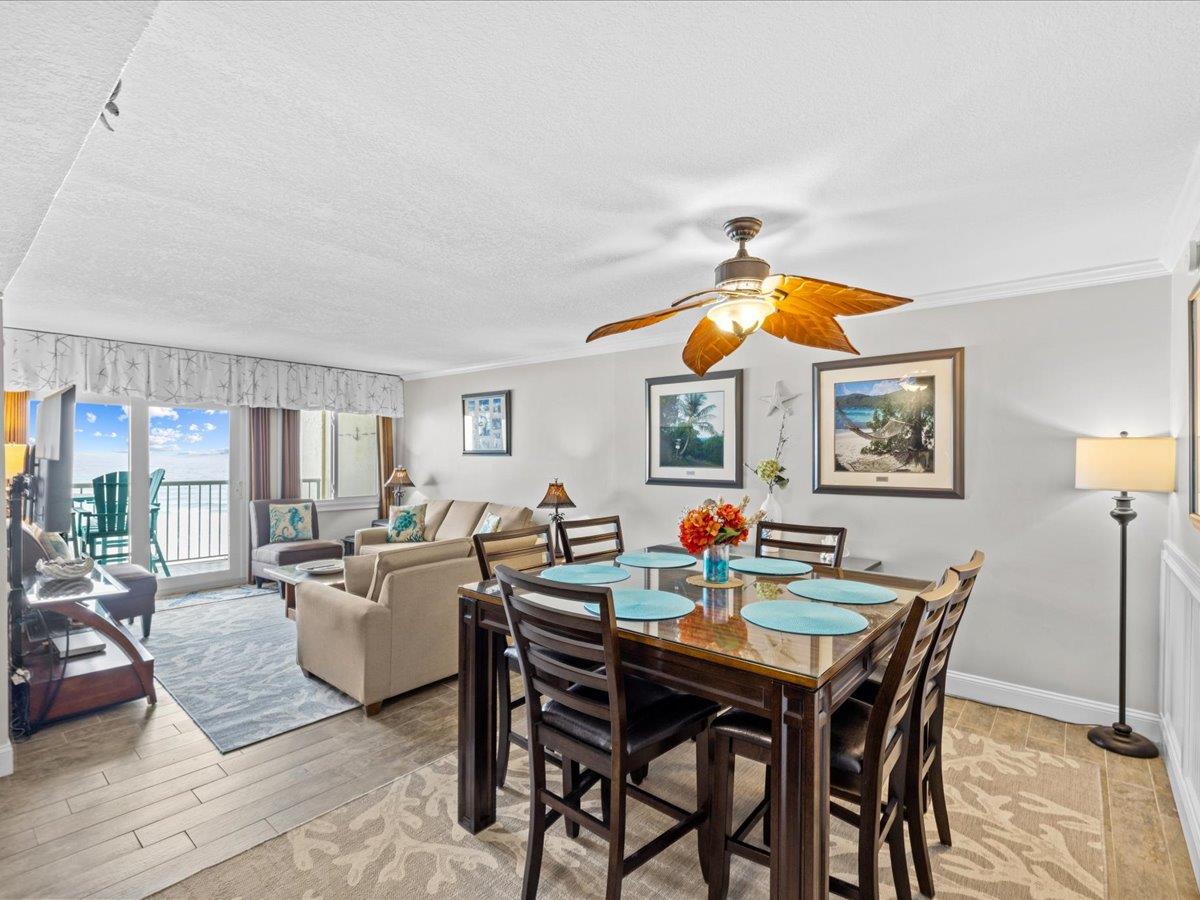 Holiday Surf and Racquet Unit 504 14