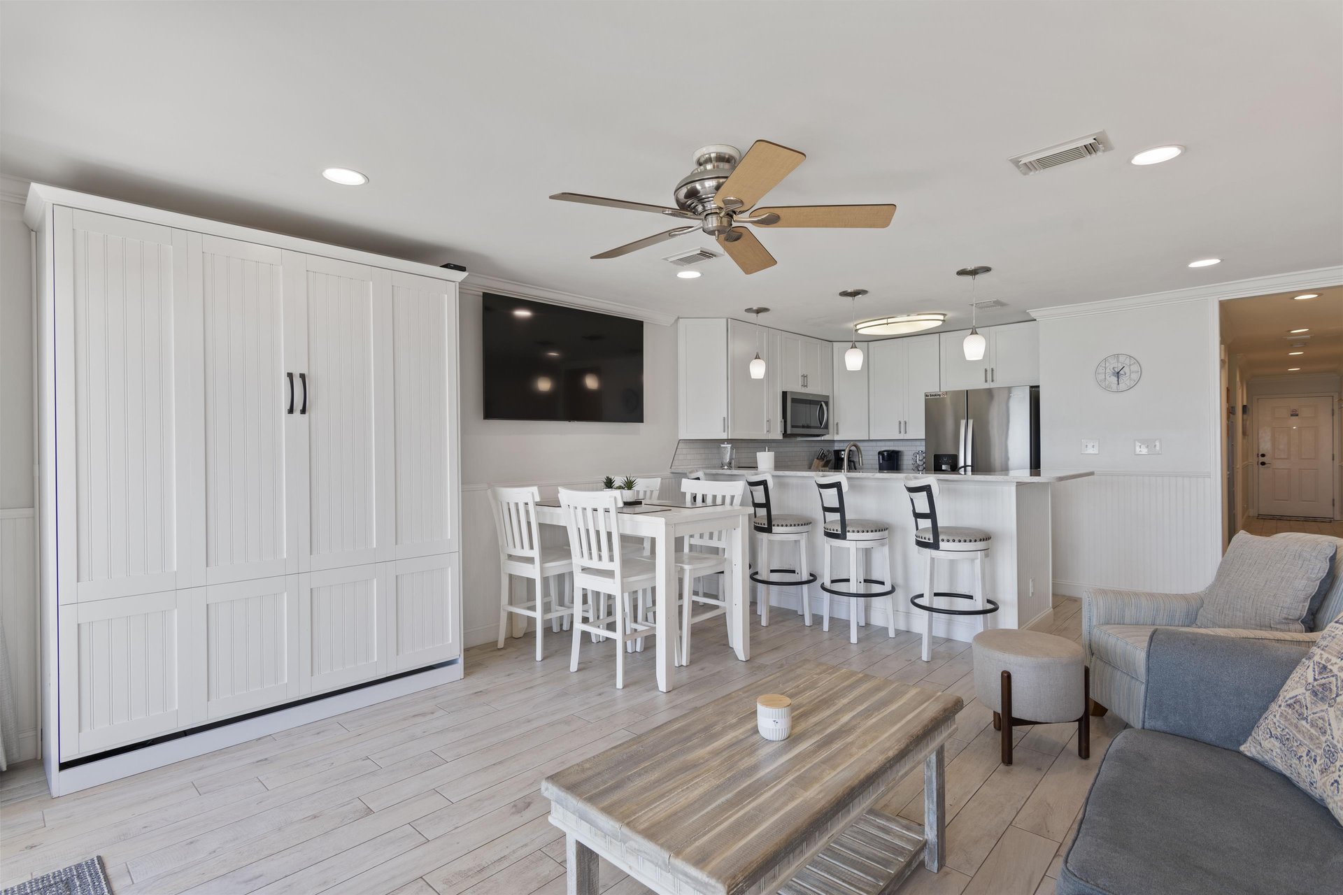 Coral Reef Club 03 5